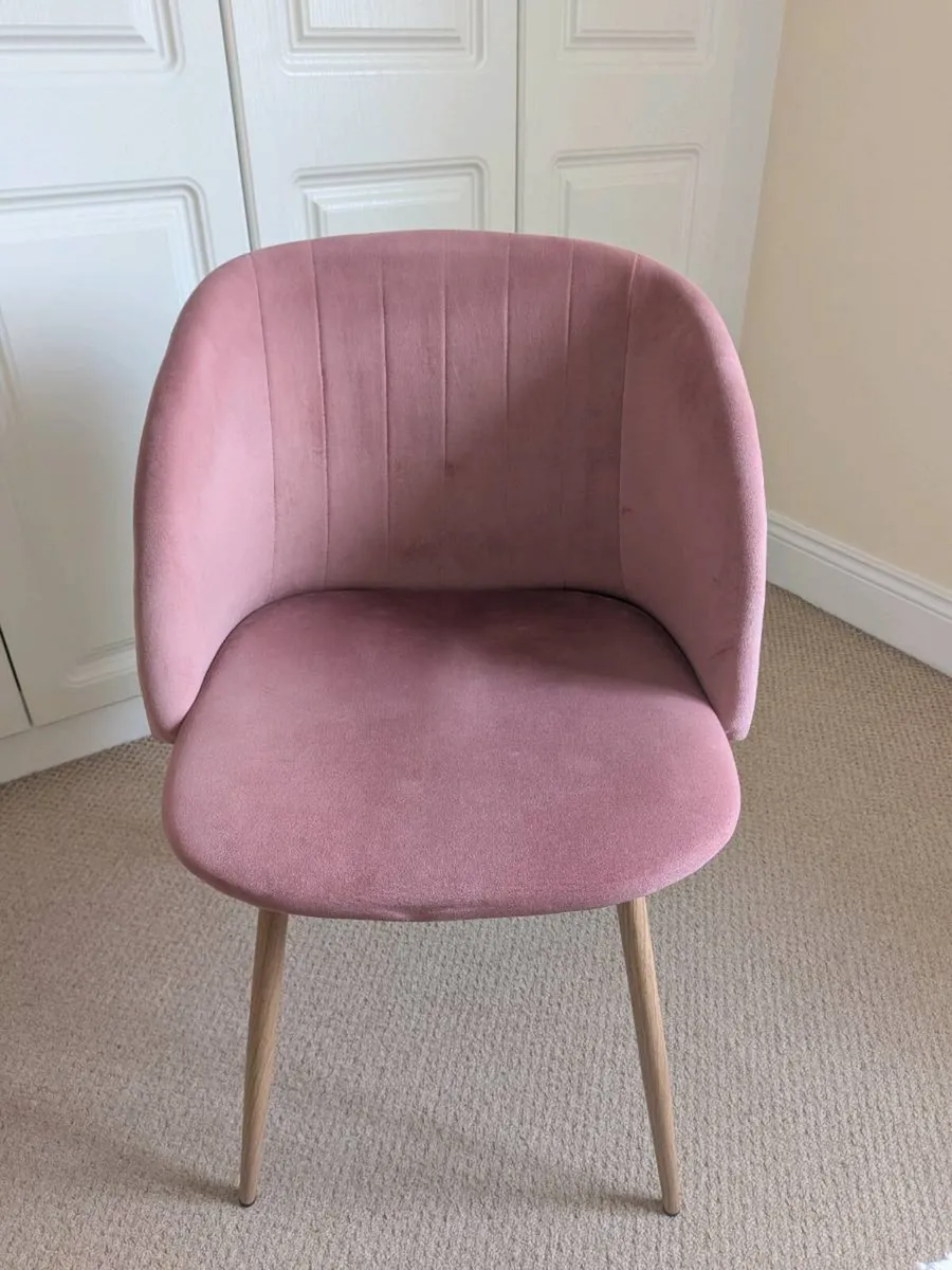 Pink chair - Image 1