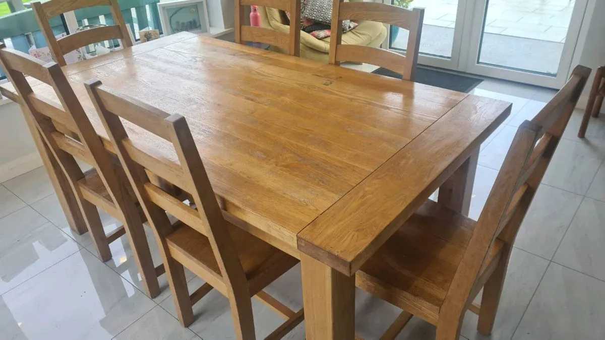 Table and Chairs - Image 4