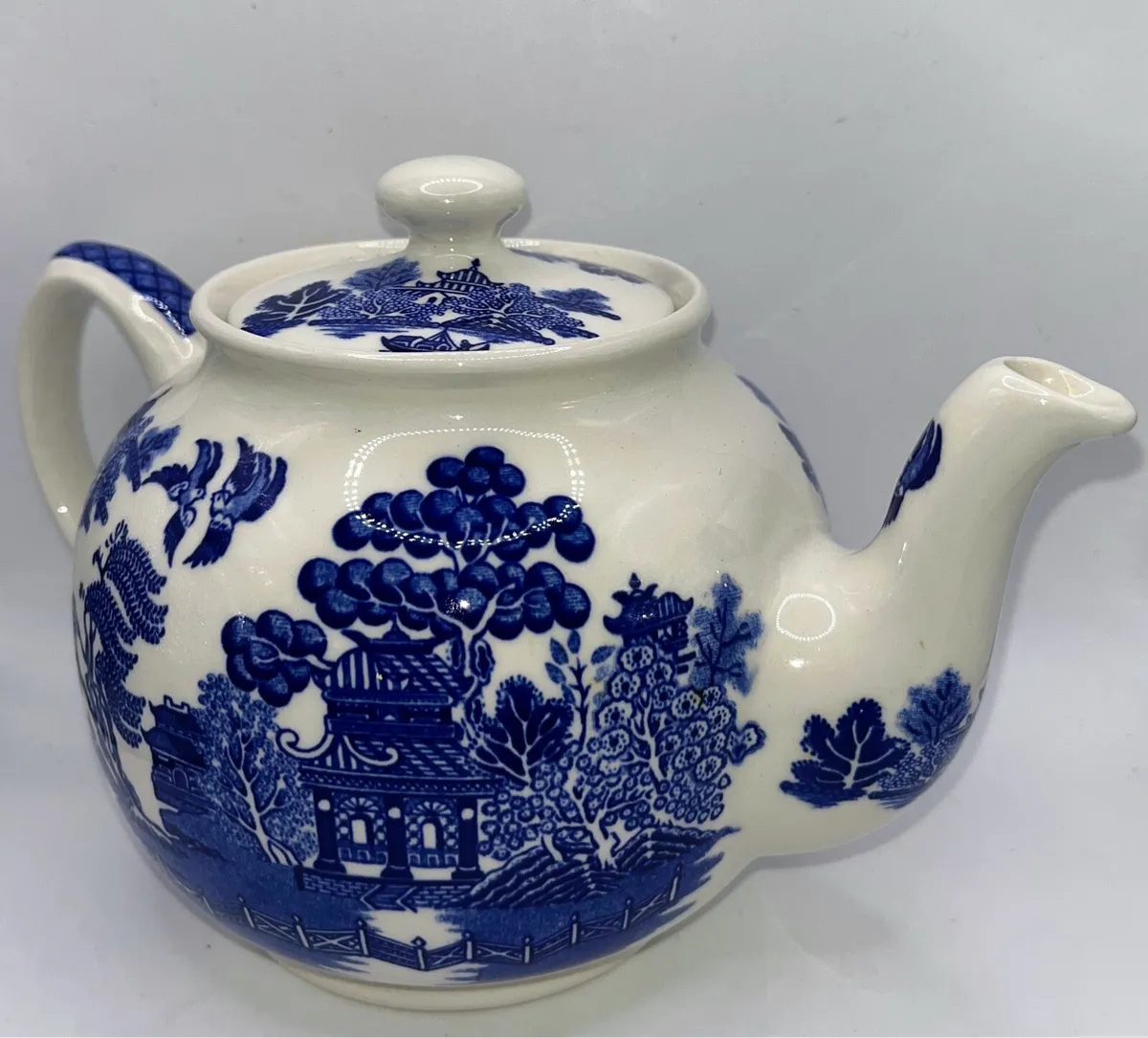 Vintage Willow Tea Pot by Sadler England - Image 2