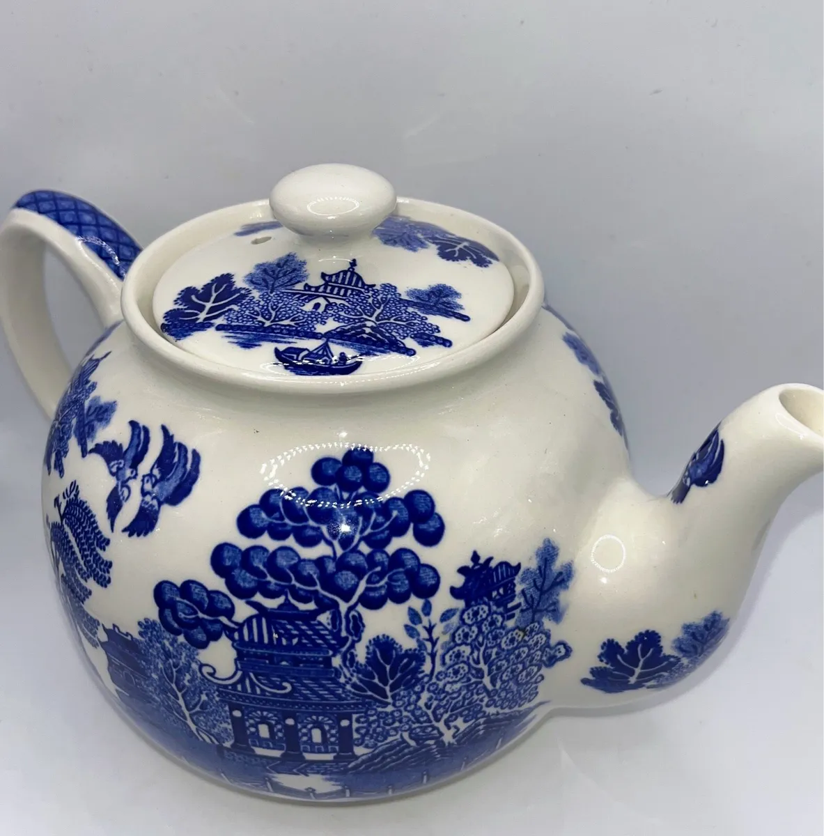 Vintage Willow Tea Pot by Sadler England - Image 3