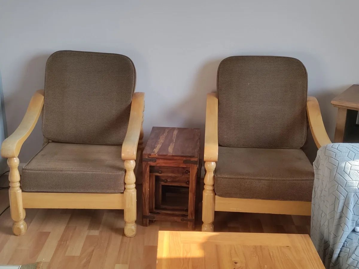 Suite armchairs and two seater - Image 1