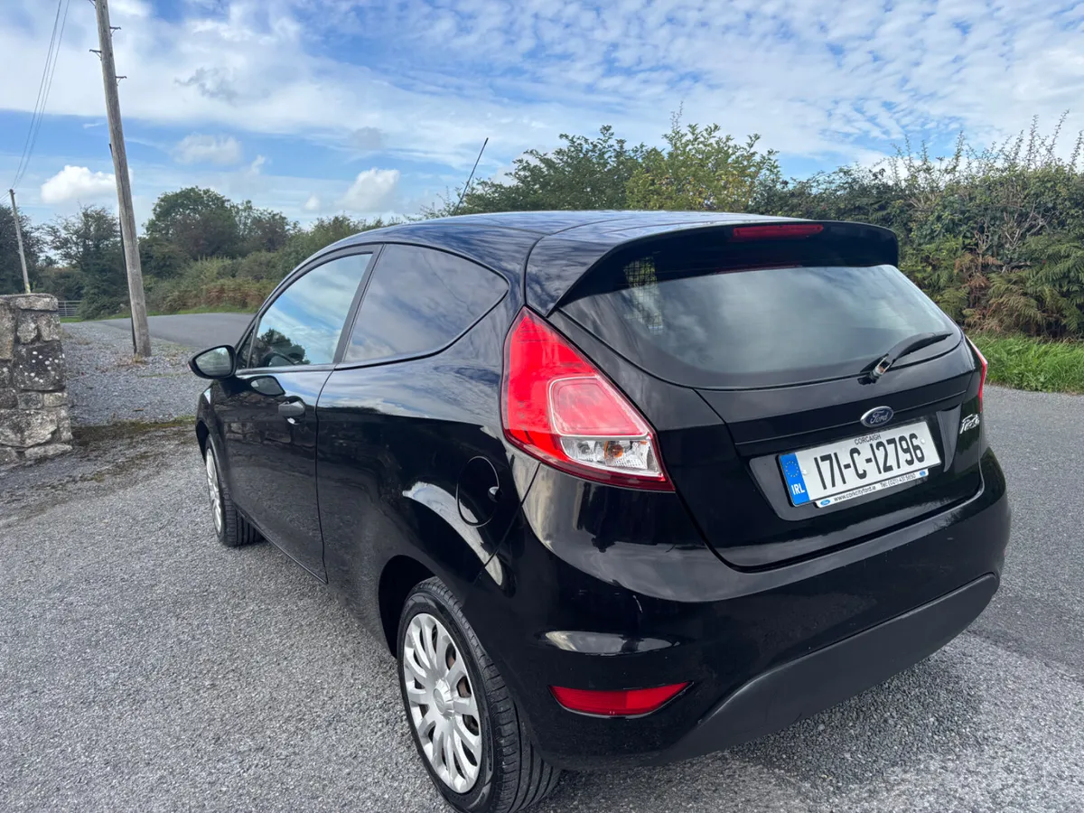 Ford Fiesta 2017 van 1.5 - Image 4