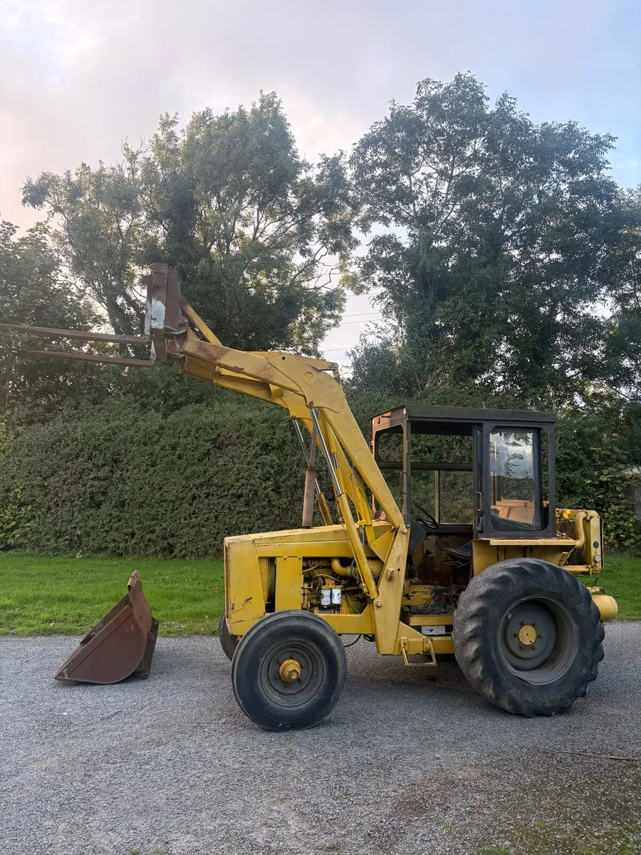 International 434 Loader - Image 1