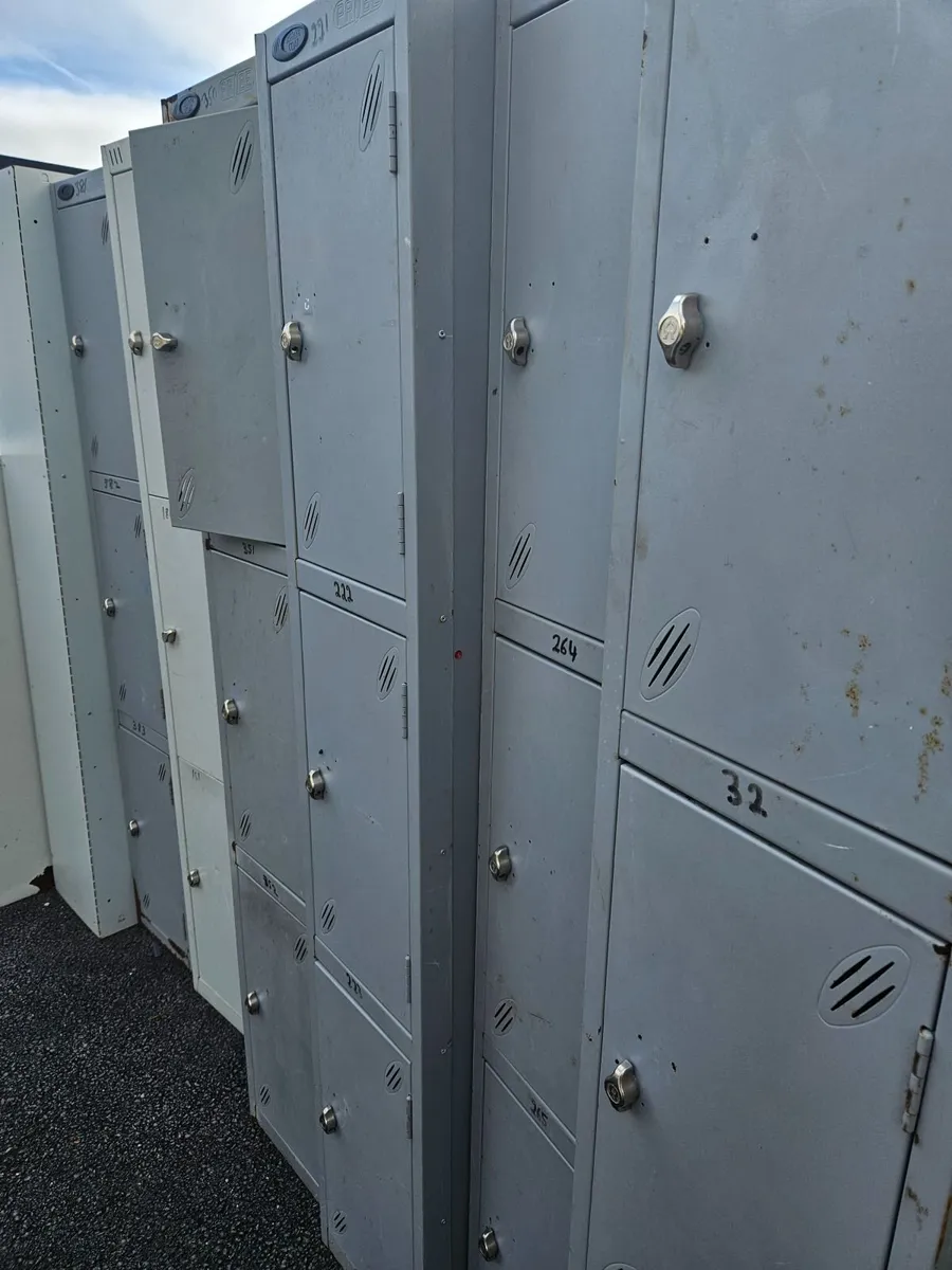 School furniture - Image 1