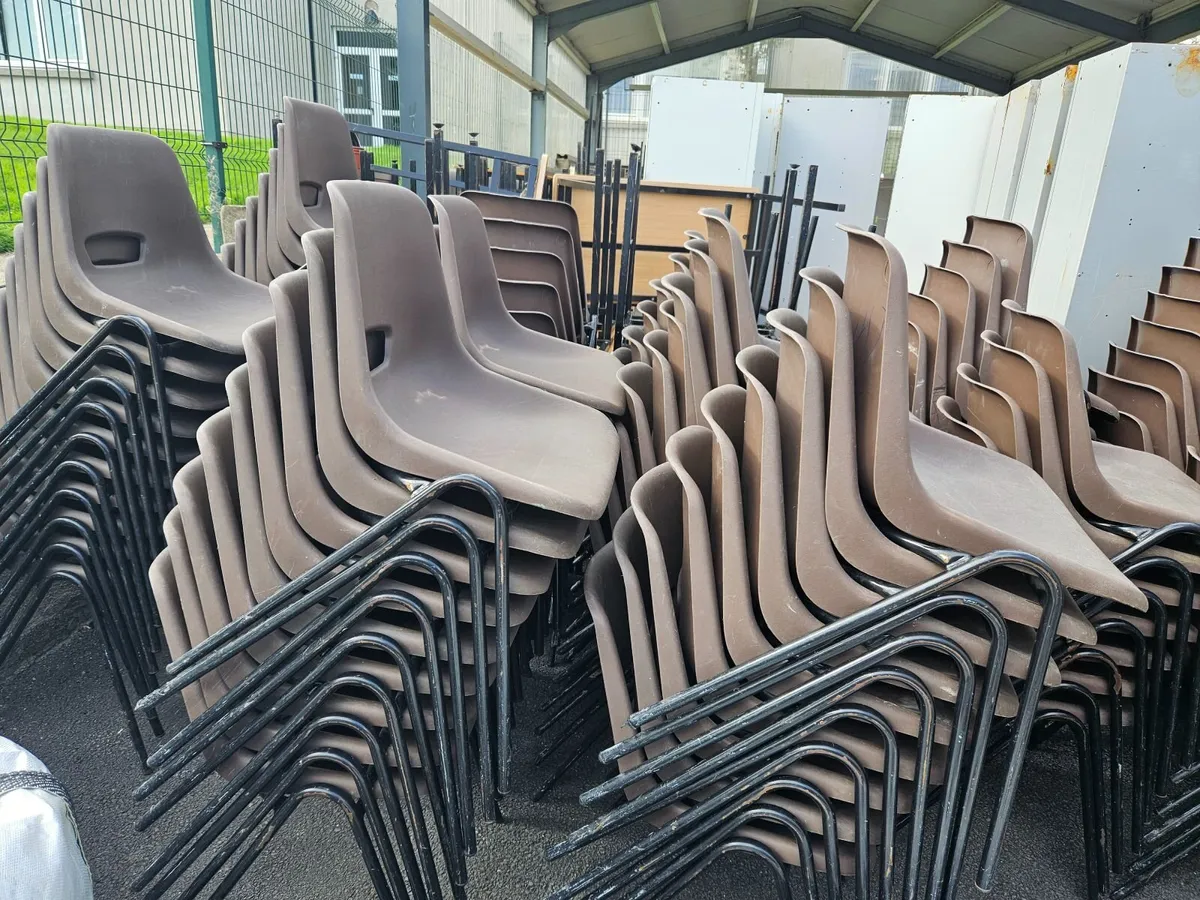School furniture - Image 3