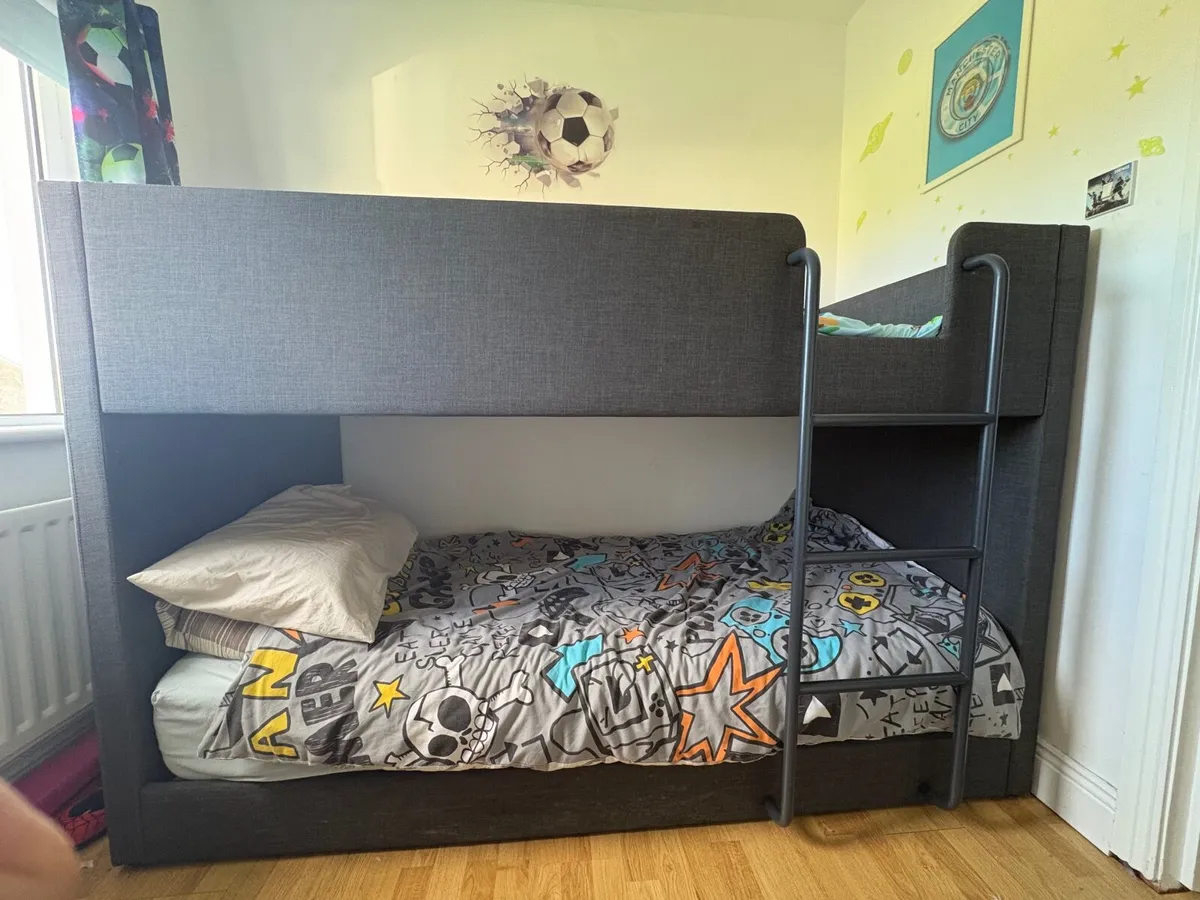Bunk bed and two mattress - Image 1