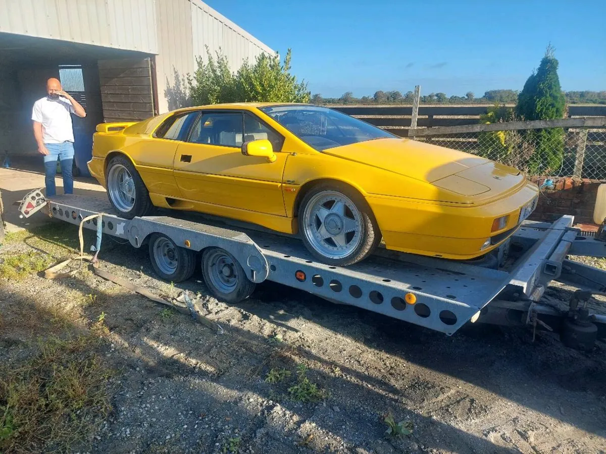 Lotus Esprit Turbo - Image 1