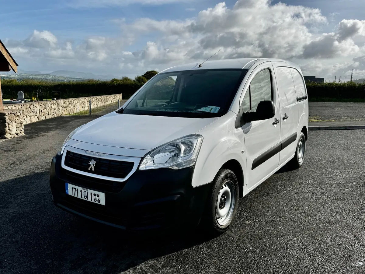 Peugeot Partner 1.6HDI 3 seater 2017 *New Doe* - Image 4