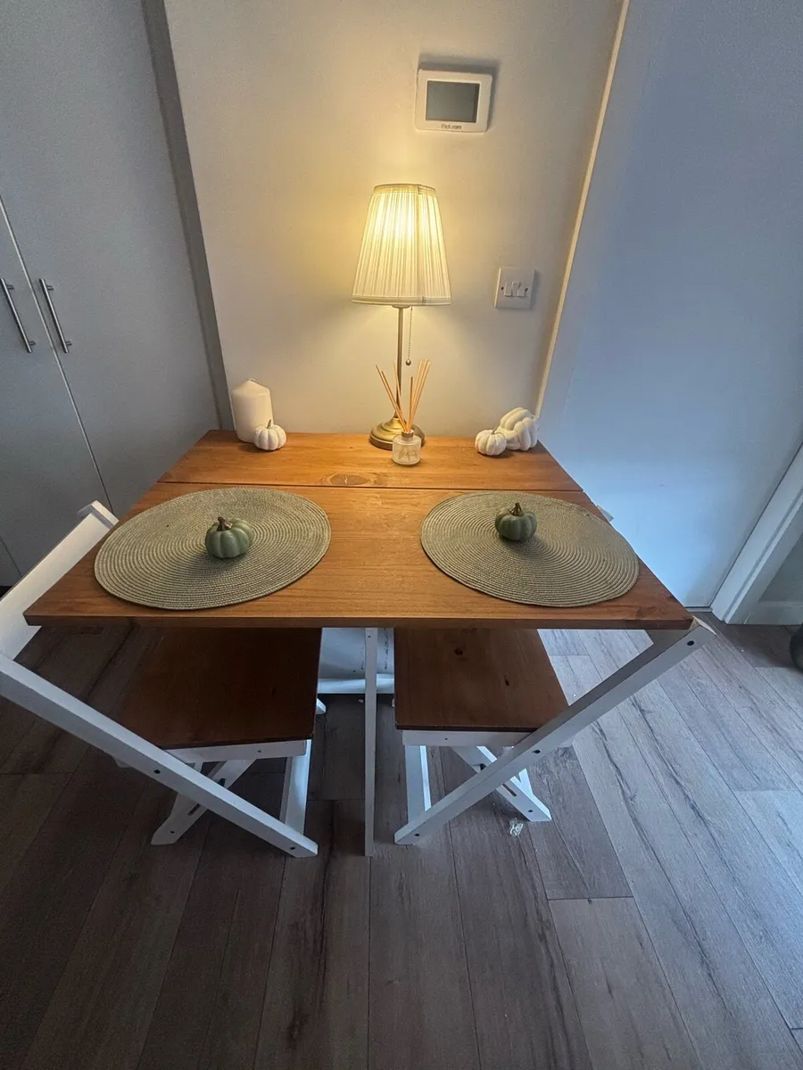 Space saving folding table + 2 chairs - Image 1
