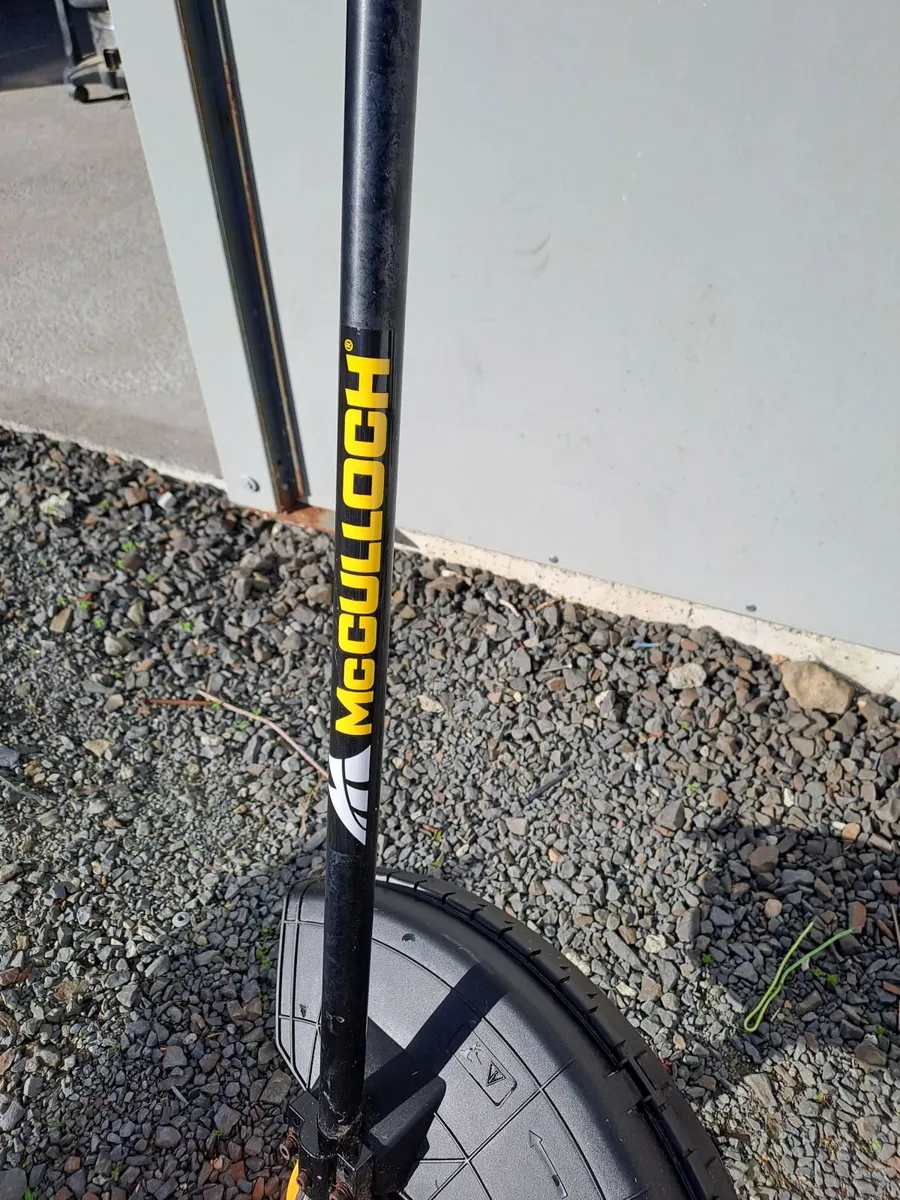 McCulloch B33 B Petrol Brush Cutter - Image 2