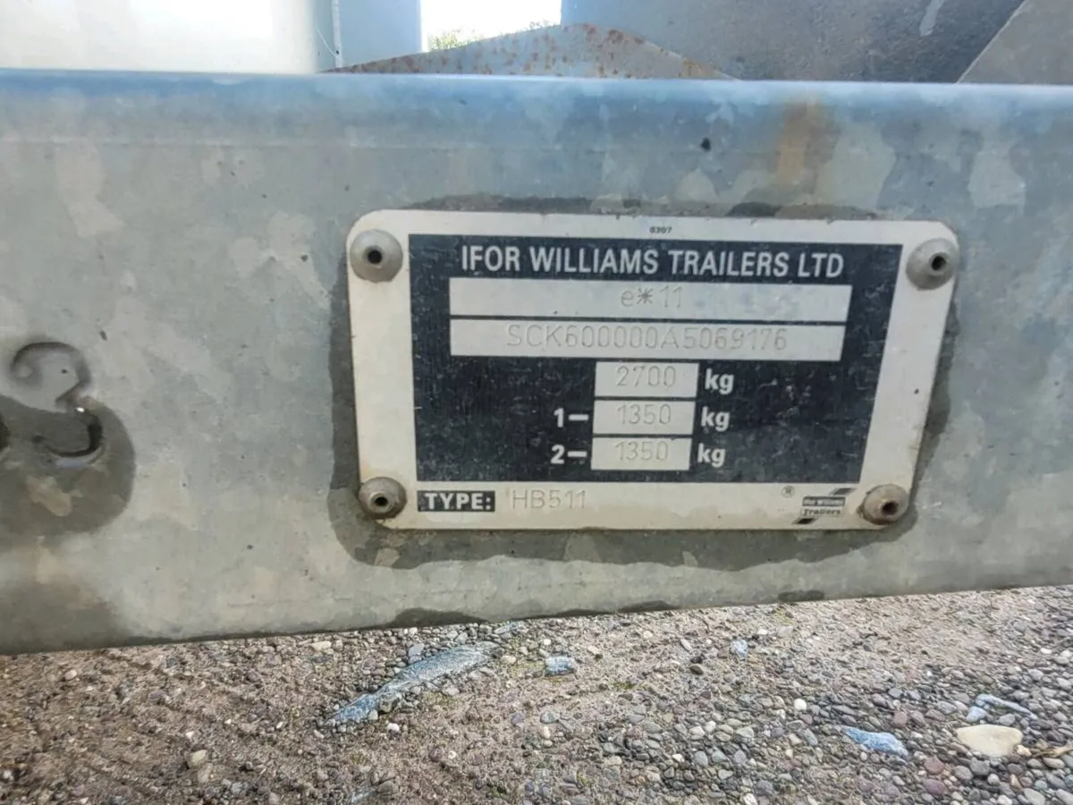 Ifor Williams 511 classic deluxe horse box - Image 3