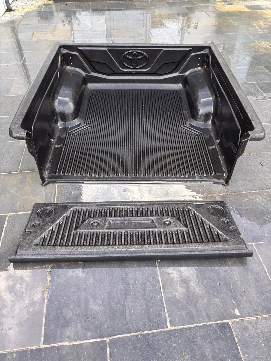 Toyota Hilux bed liner - Image 4