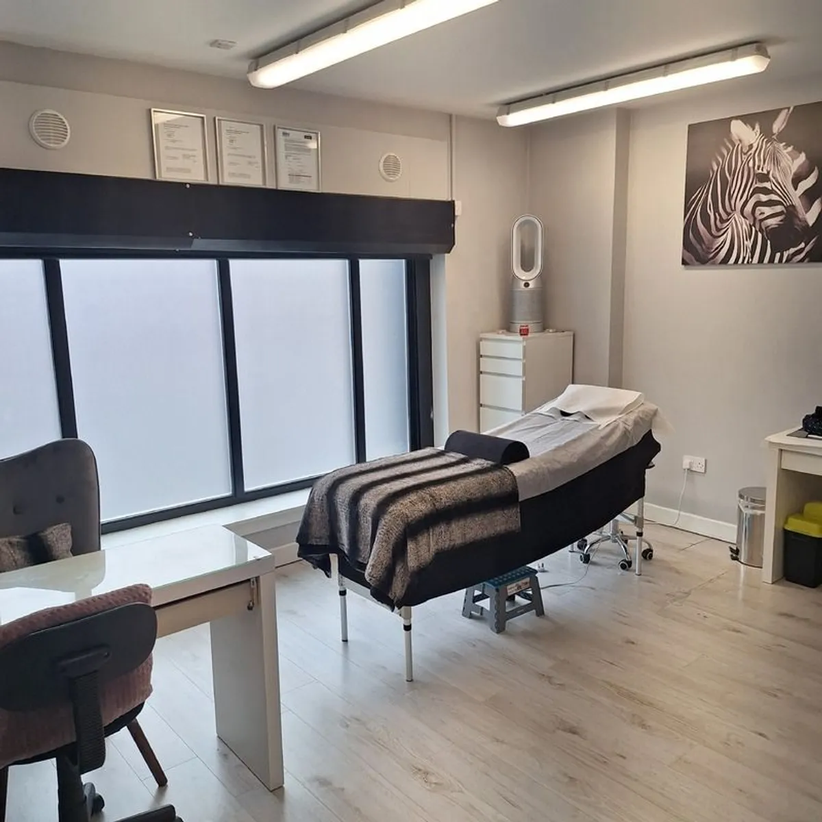 Beauty room to rent