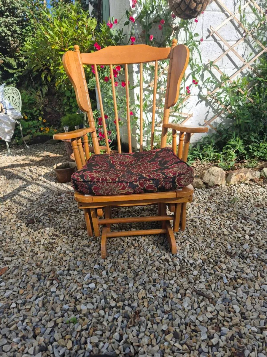 Rocking chair with footstool - Image 4