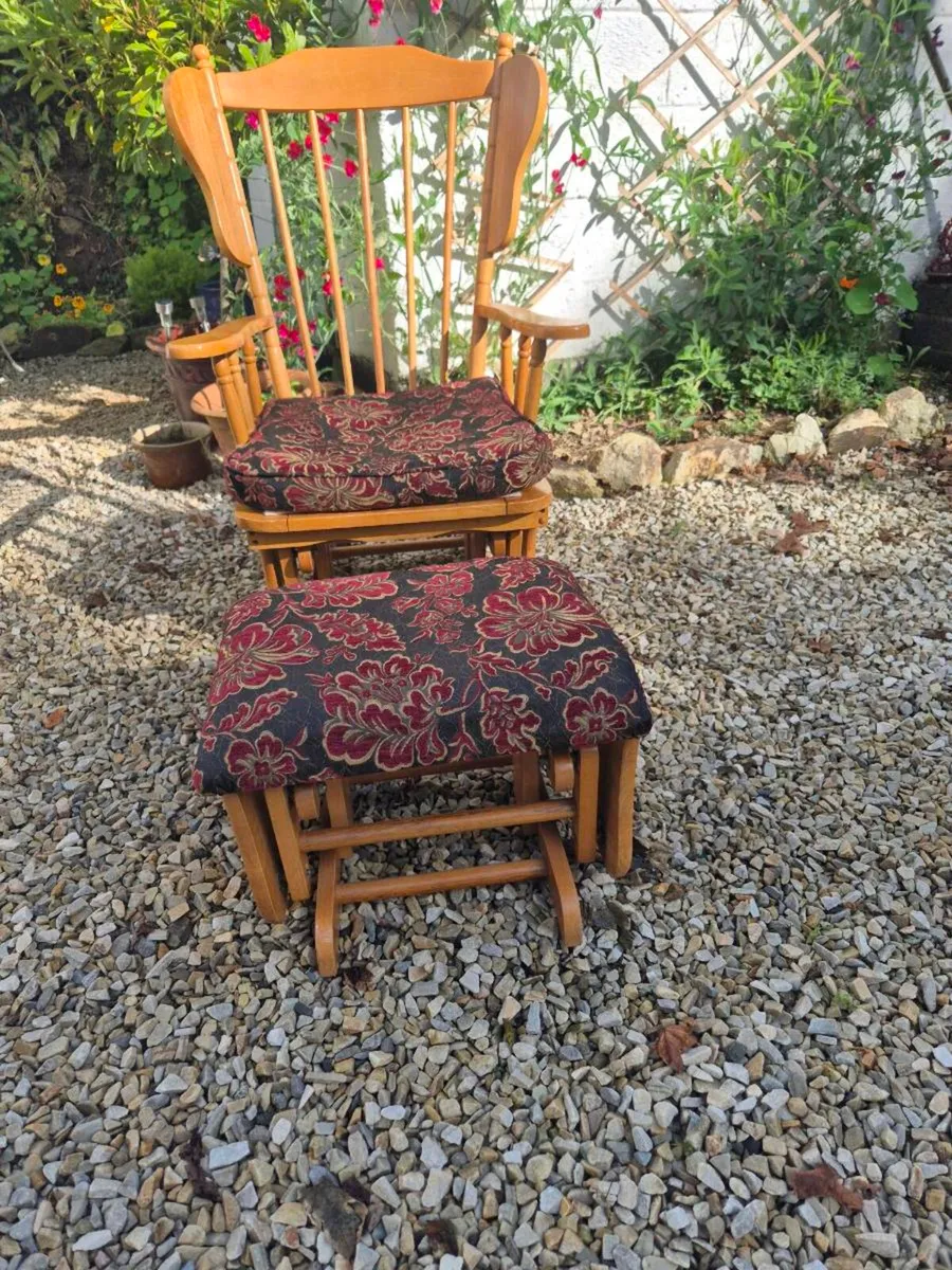 Rocking chair with footstool - Image 2