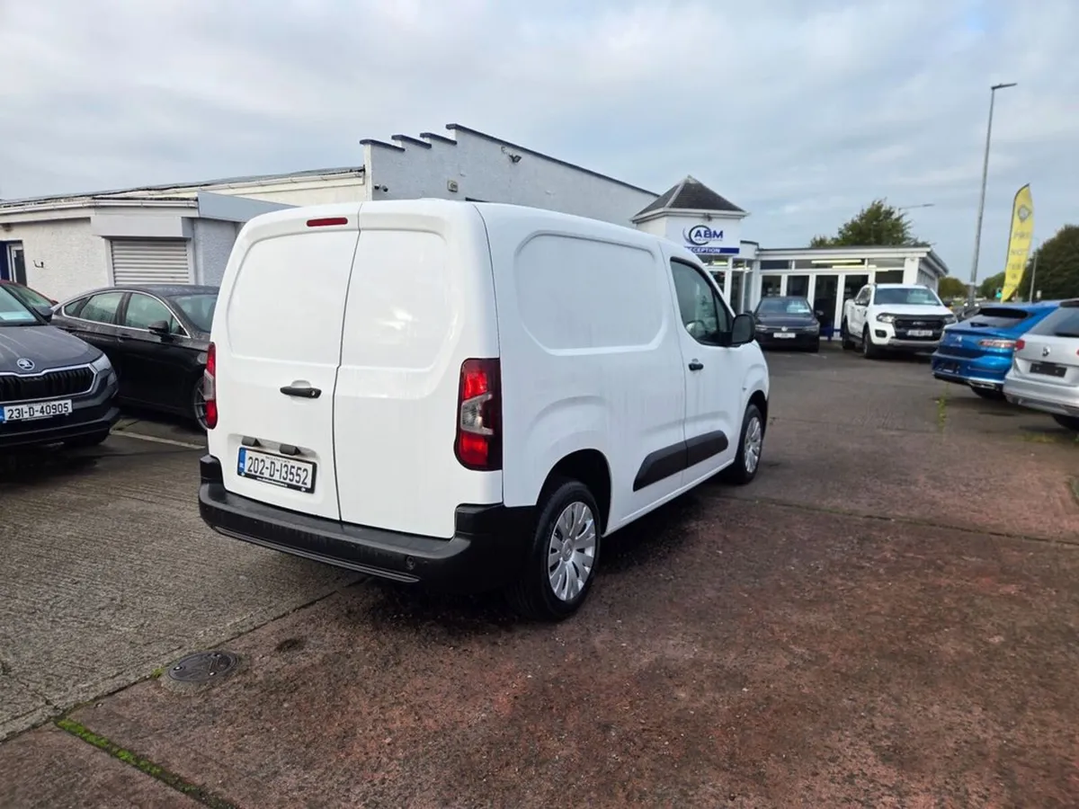 Citroen Berlingo K9 LX 1.5 Bluehdi 75 650KG M 3 - Image 4