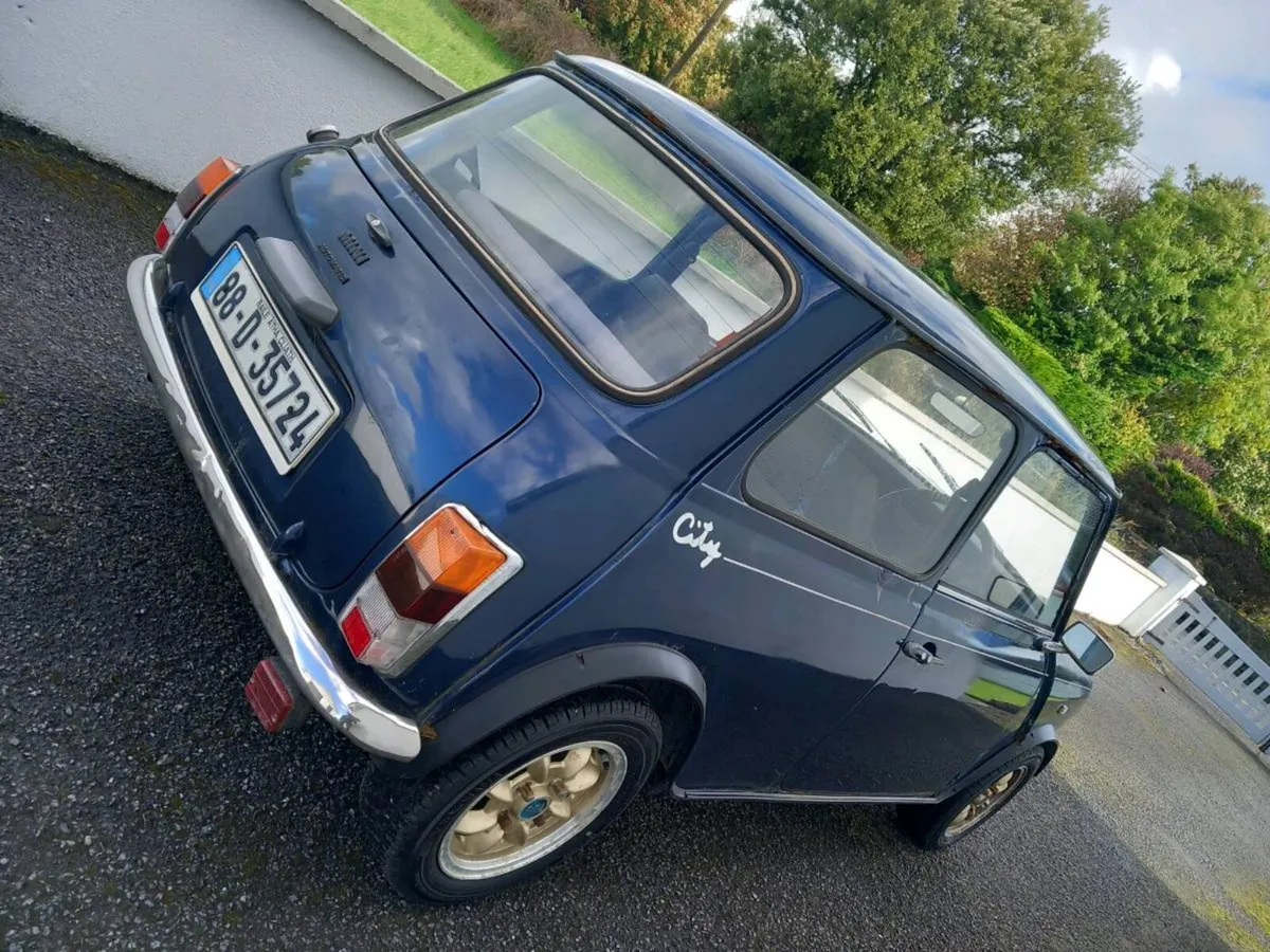 Mini *** - Image 4