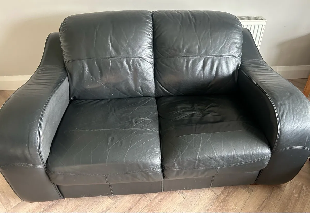 Black leather couch - Image 1