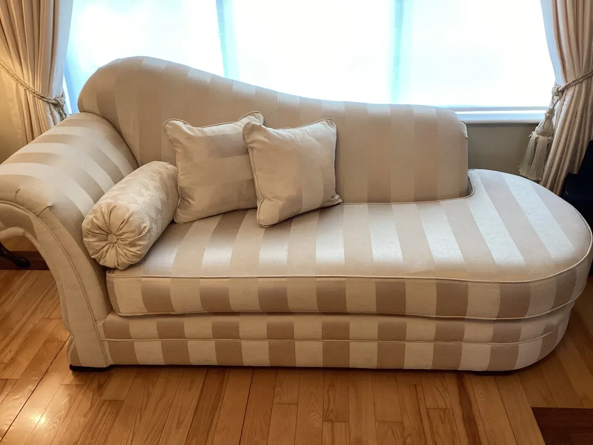 Chaise - Image 1