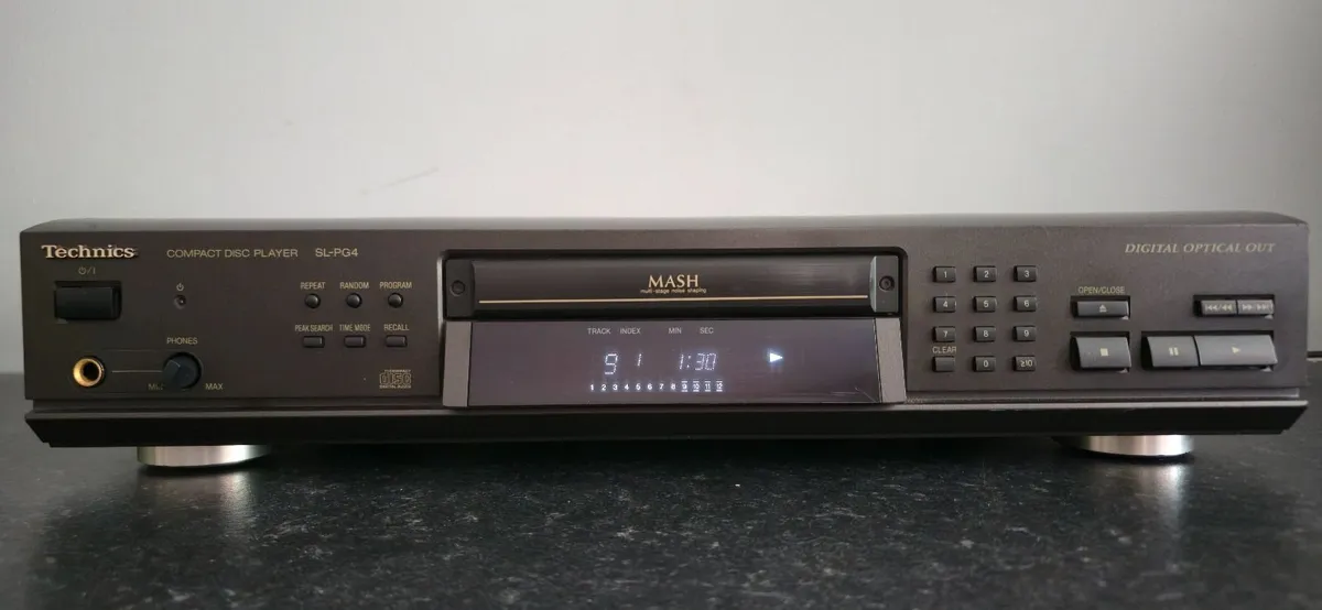 CD PLAYER TECHNICS SL-PG4 100% SUPER CONDITION - Image 2