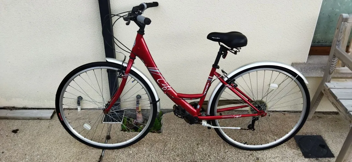 Apollo Café Women's Hybrid Bike 6 speed 28inch - Image 1