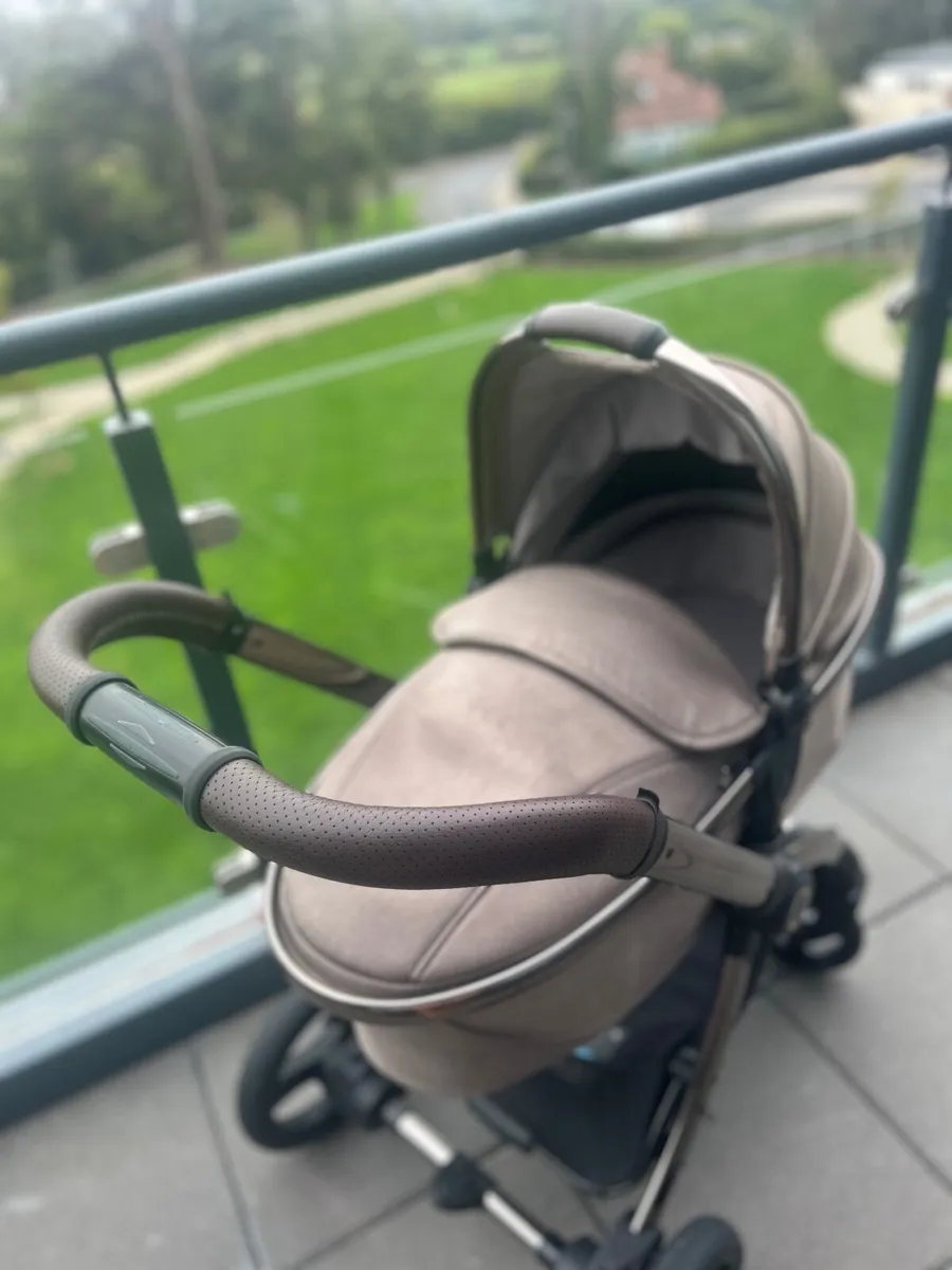 Limited Edition Egg Single/Double Pram – €250 - Image 2