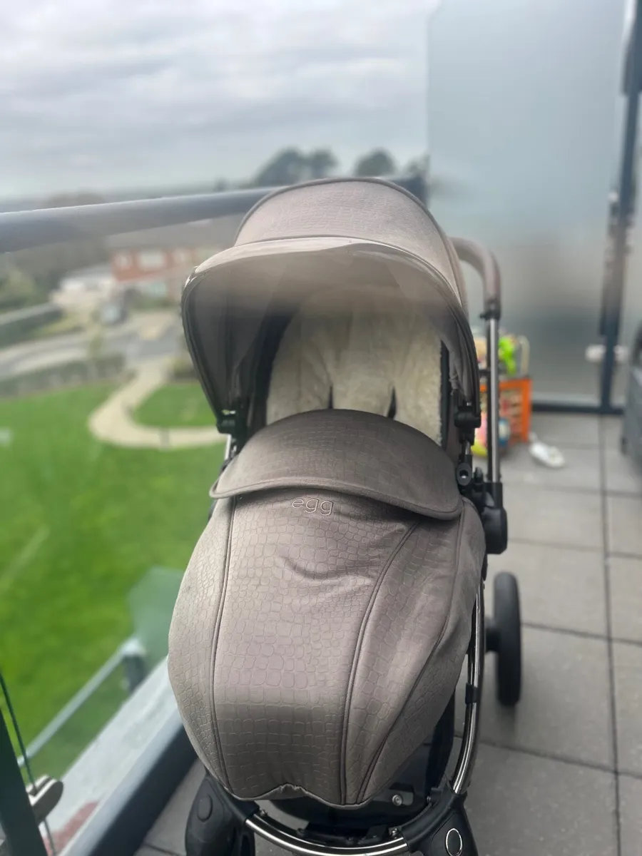 Limited Edition Egg Single/Double Pram – €250 - Image 3