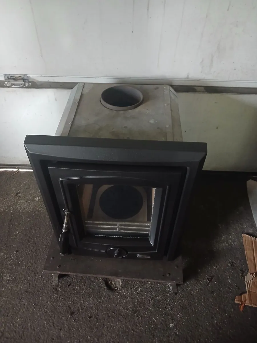Henley Apollo 7kw insert stove - Image 2