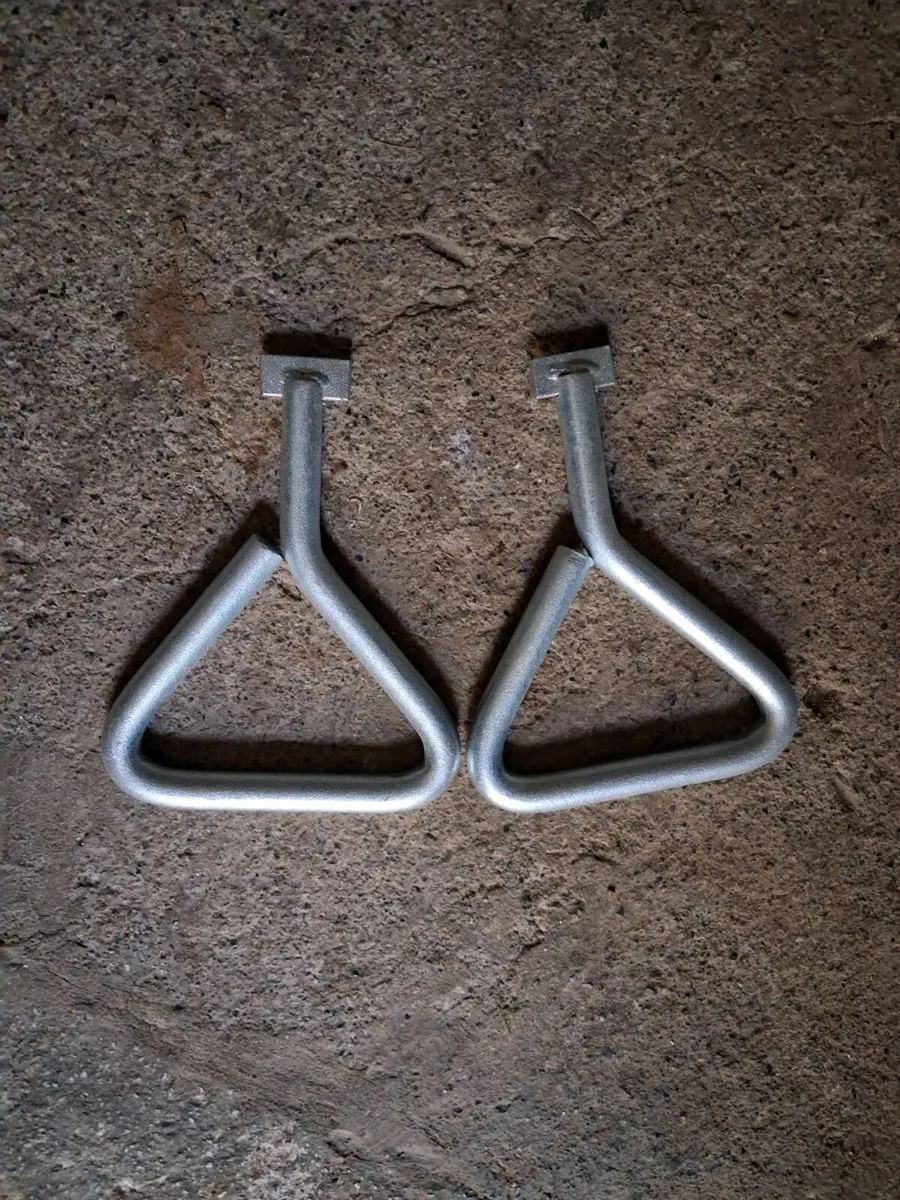 Manhole lift keys