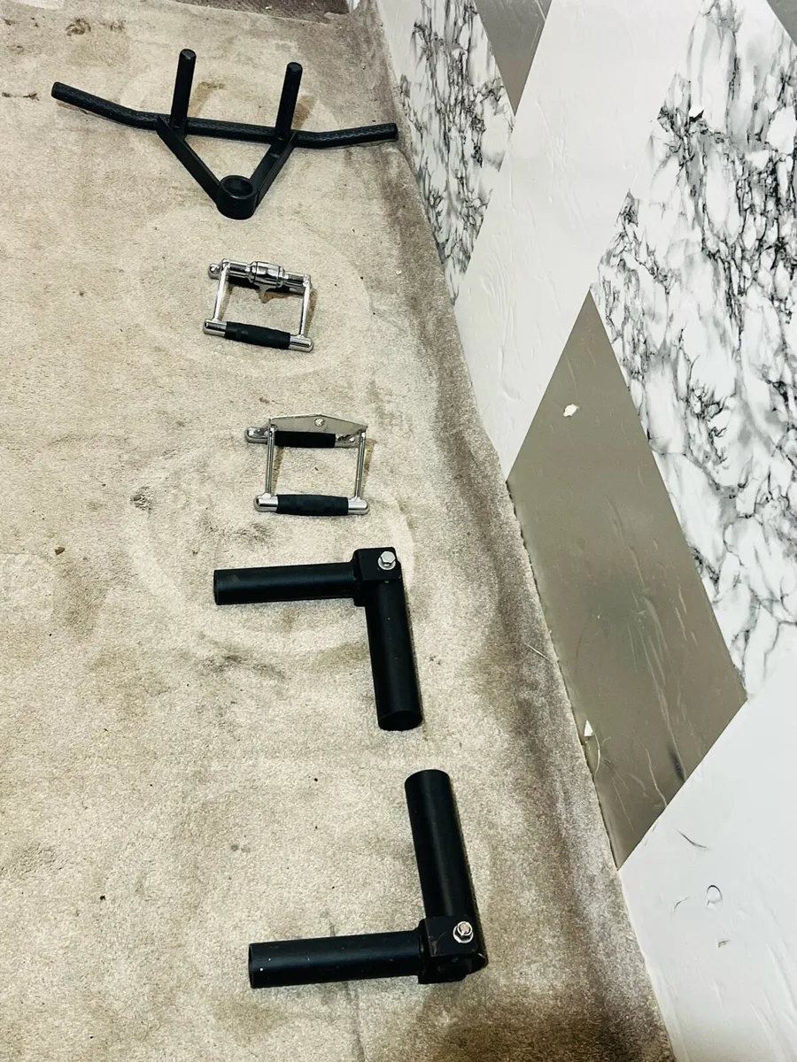 Landmine attachment triangle V-handles T-Bar handl - Image 1