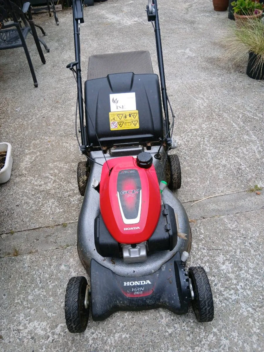 Lawn mower - Image 1