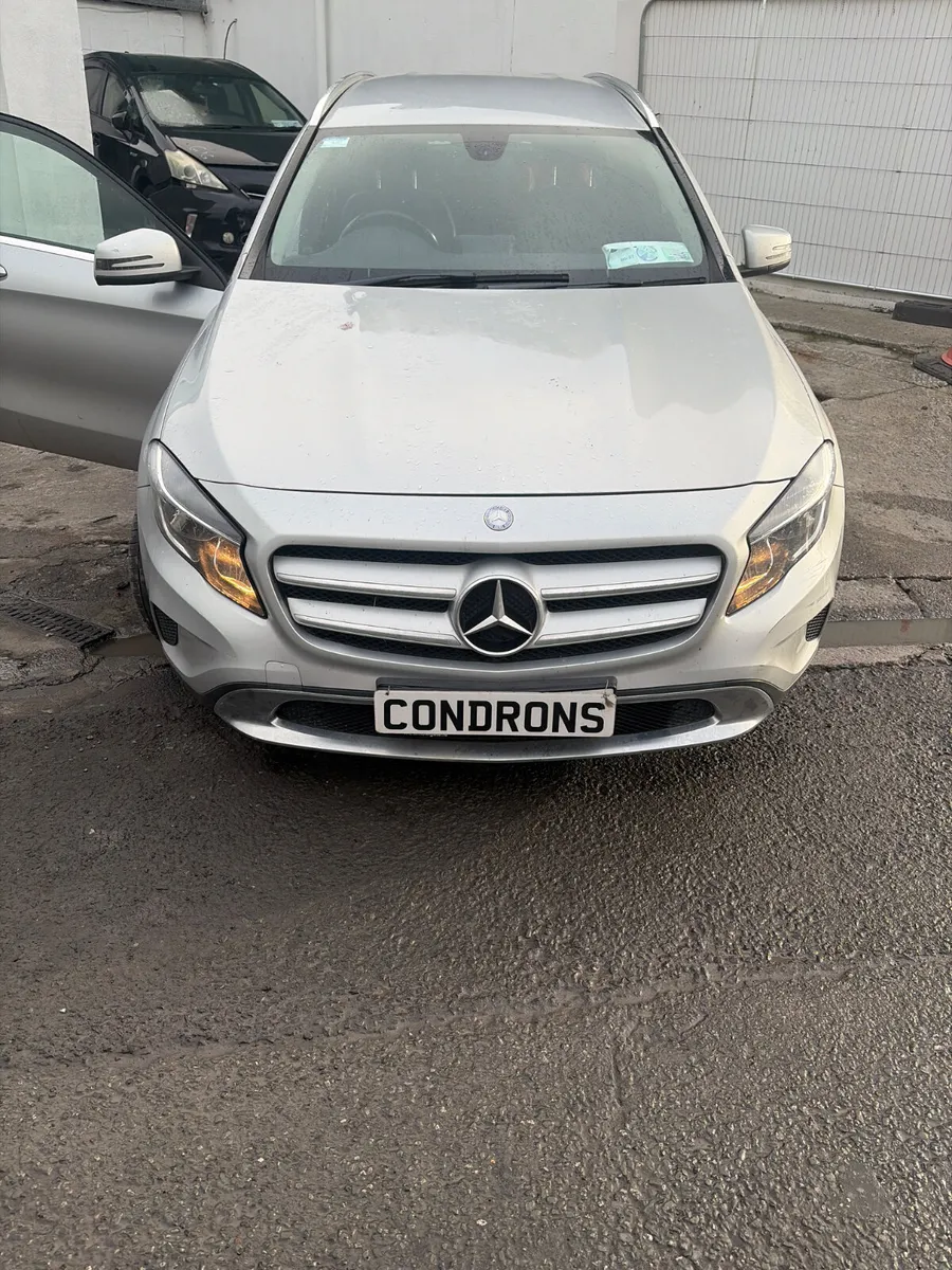 Mercedes-Benz GLA 2015 - Image 2
