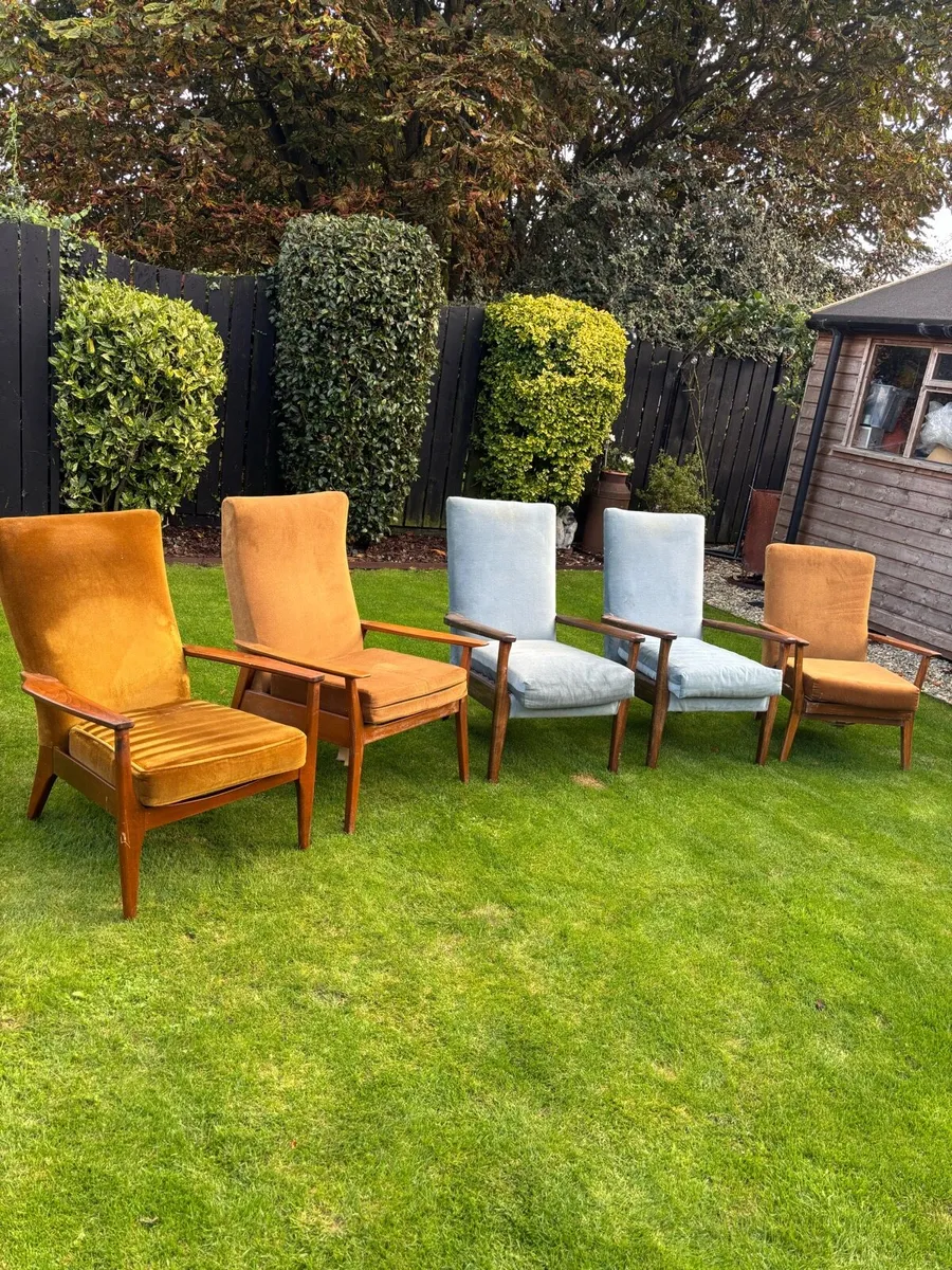 5 vintage including some Parker Knoll armchairs - Image 1