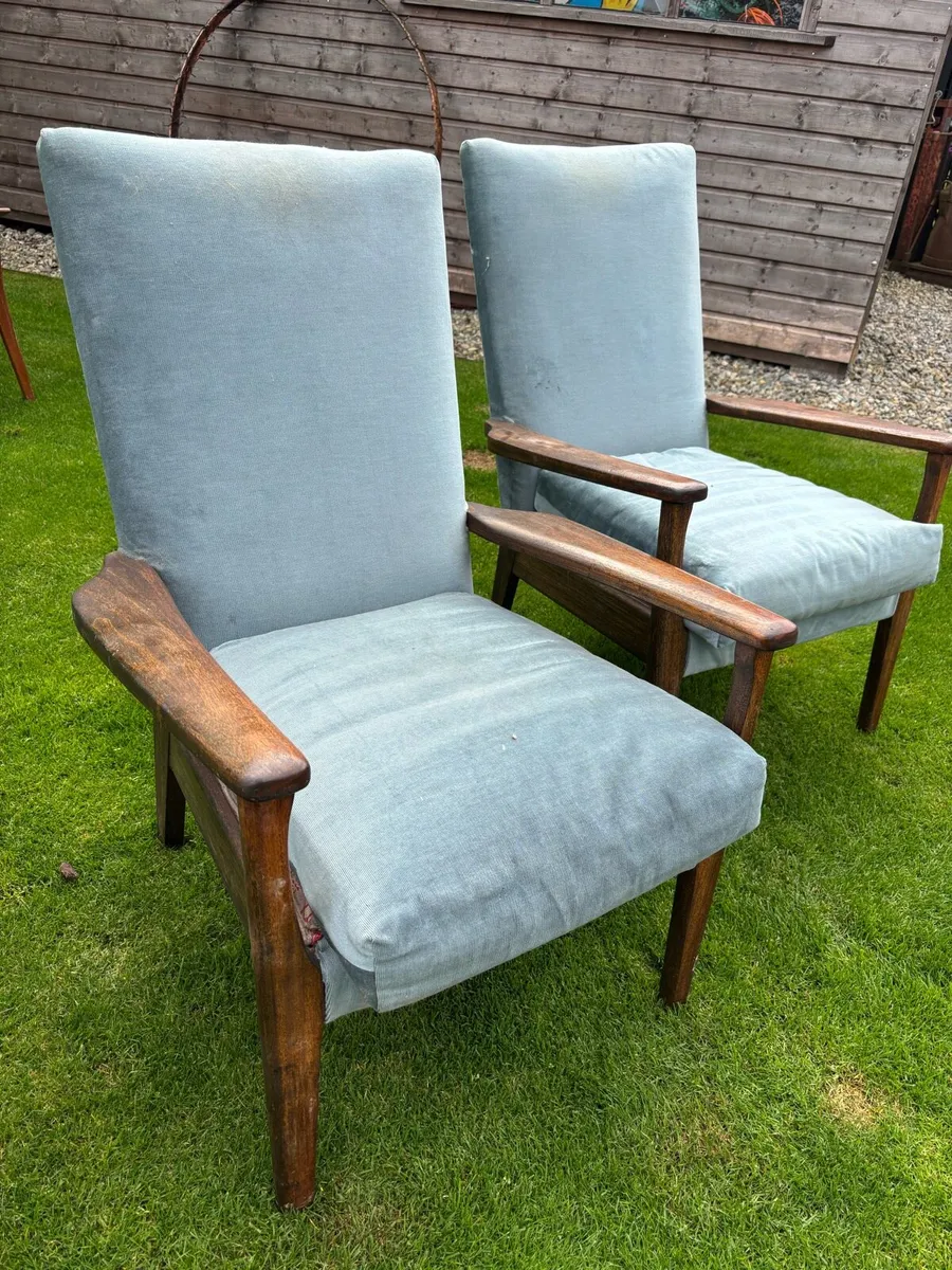 5 vintage including some Parker Knoll armchairs - Image 2