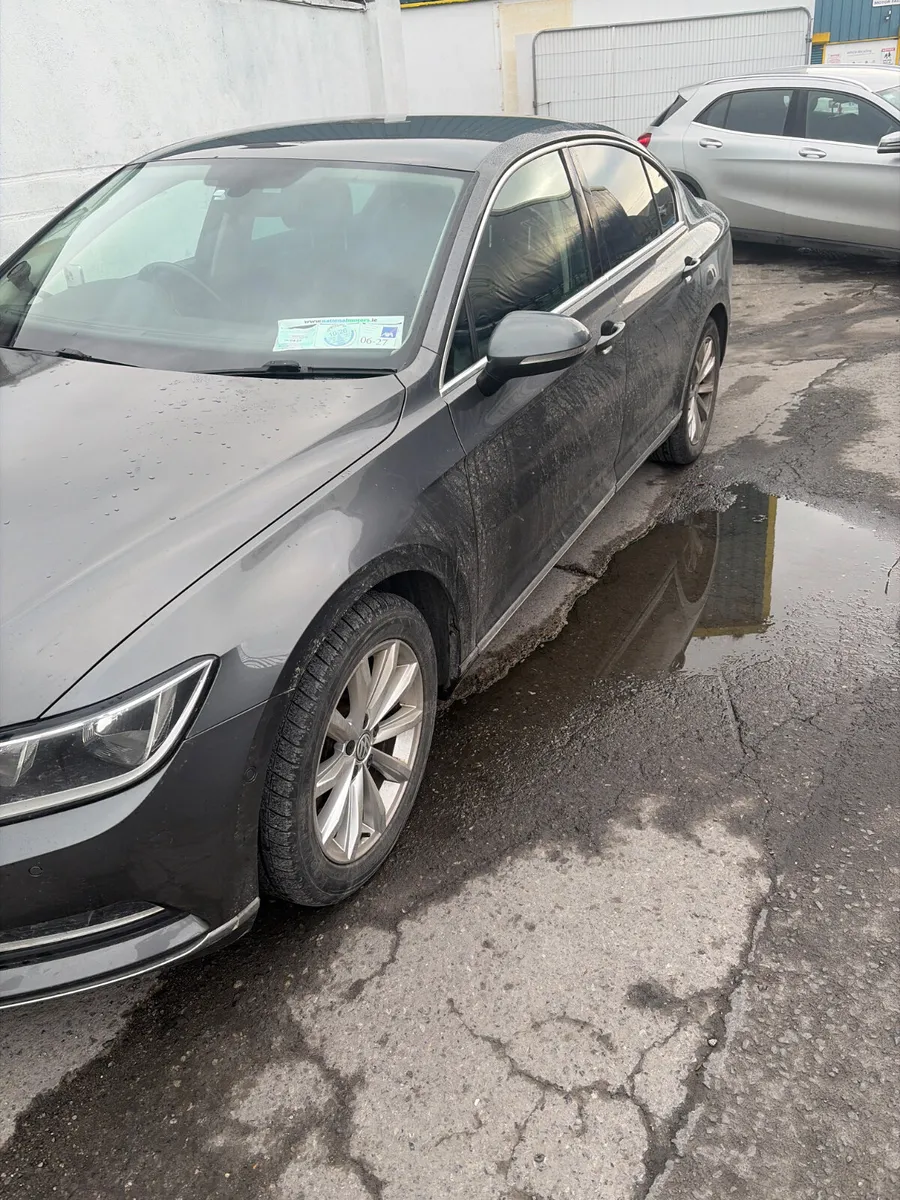 Volkswagen Passat 2017 - Image 3