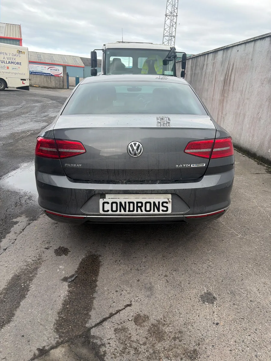 Volkswagen Passat 2017 - Image 4