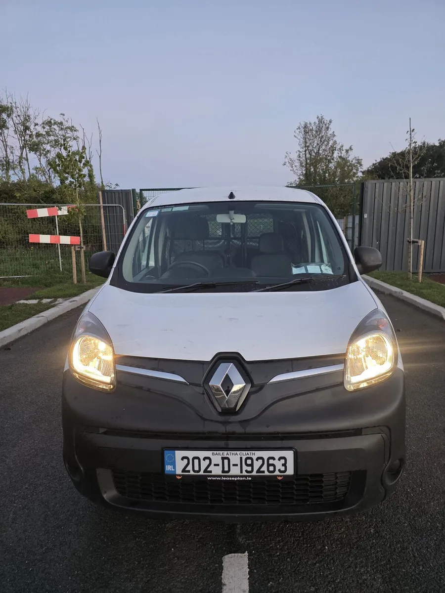 Renault kangoo 2020 Electric New cvrt - Image 4