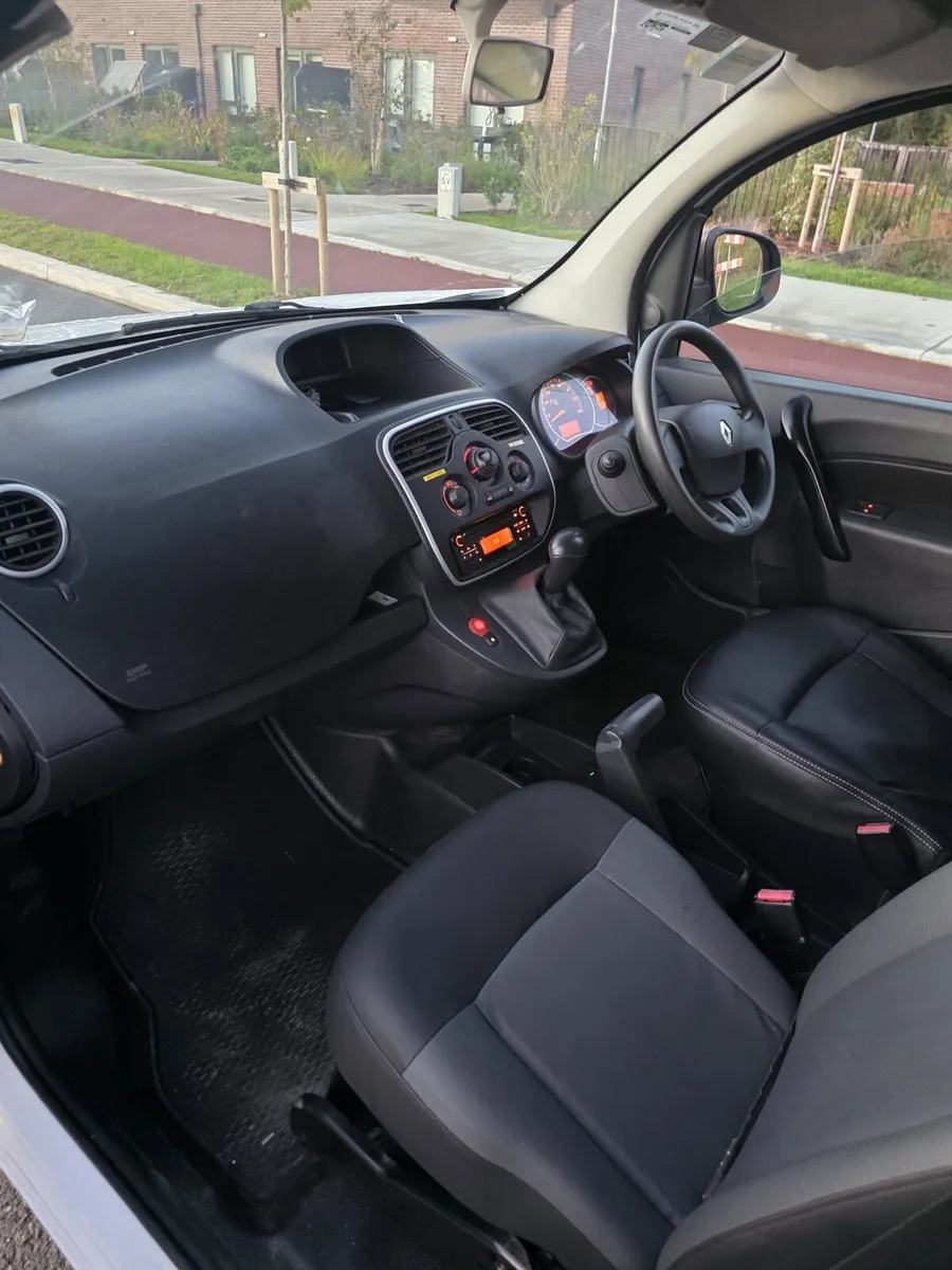 Renault kangoo 2020 Electric New cvrt - Image 3