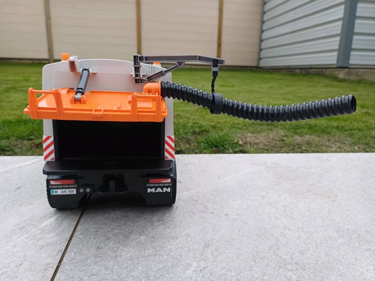 Bruder Street Sweeper Truck - Image 3
