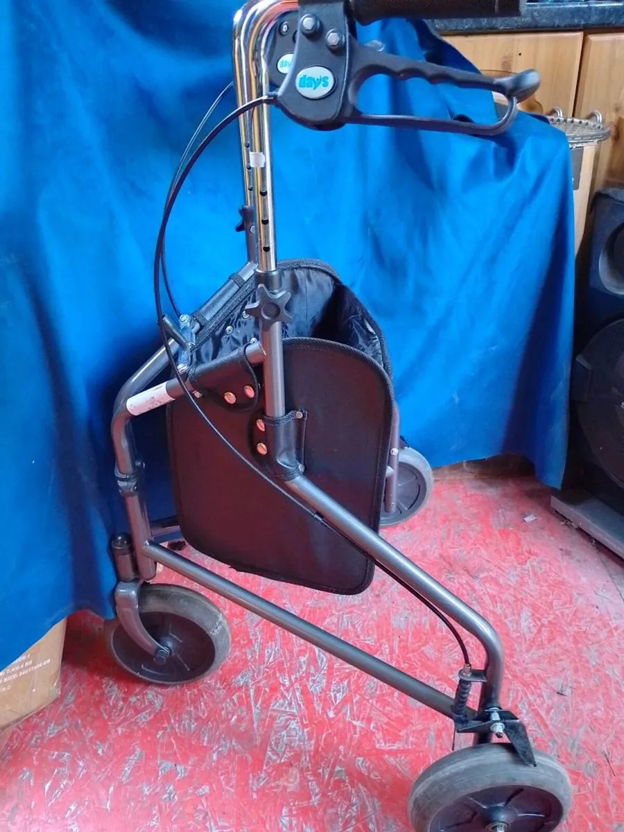 Days 3-Wheel Folding Rollator / Walker with Bag - Image 2