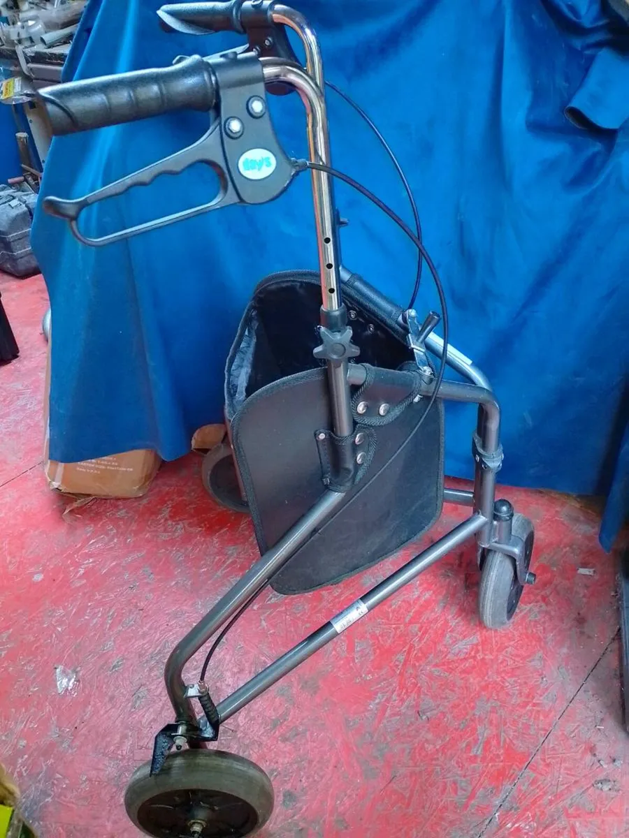 Days 3-Wheel Folding Rollator / Walker with Bag - Image 4