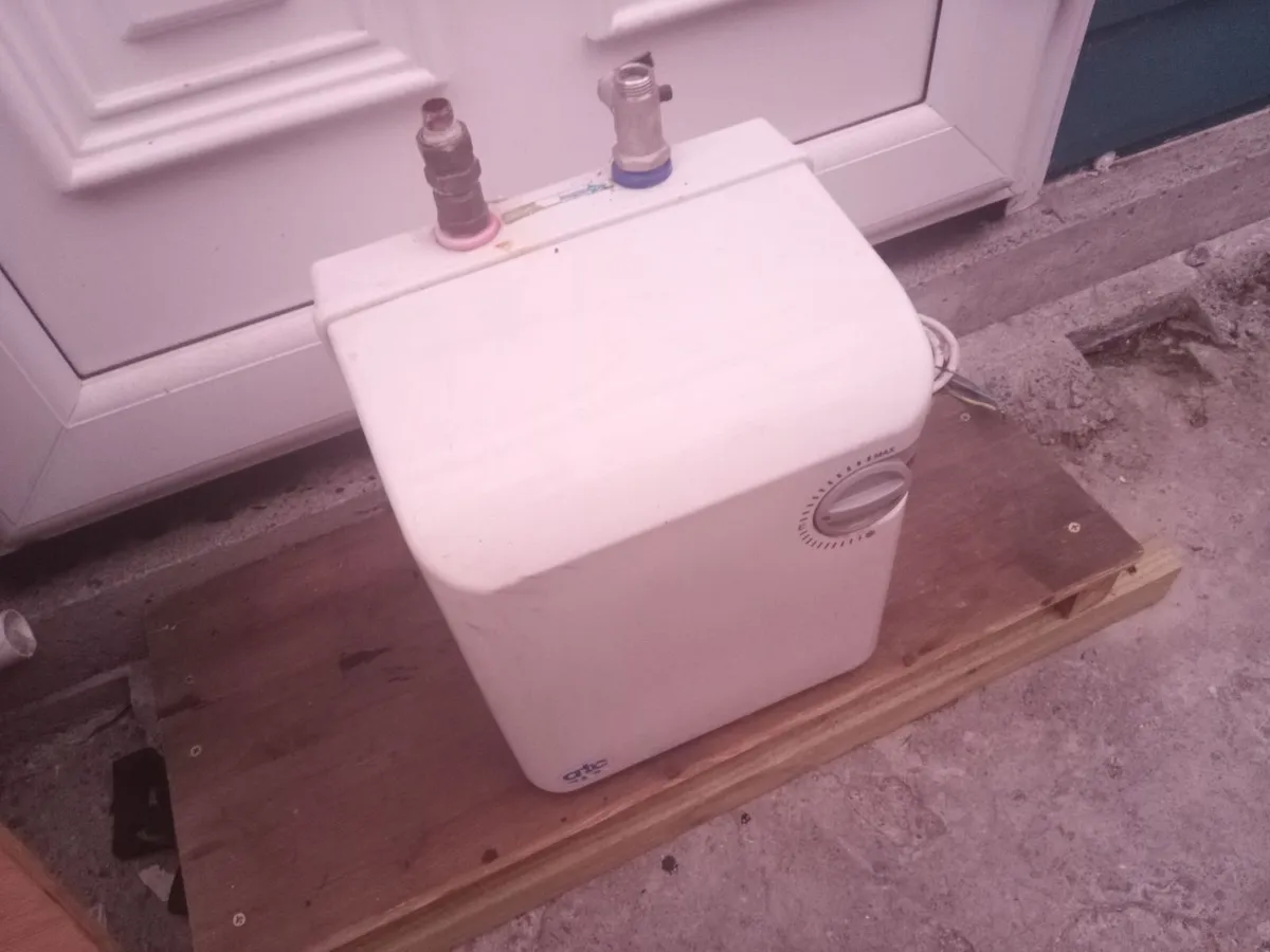 Undersink heater - full working order - Image 2