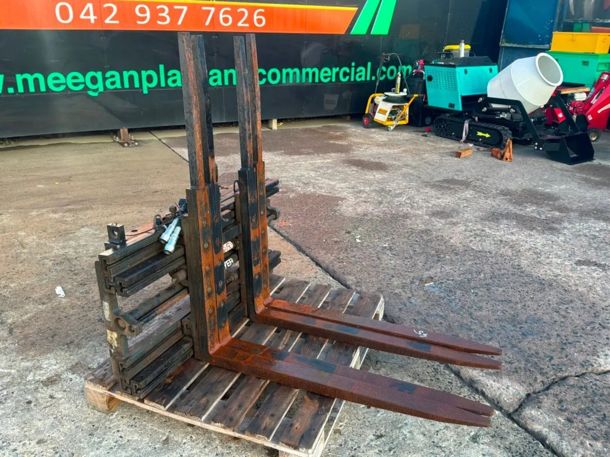 Meyer fork carriage. - Image 1