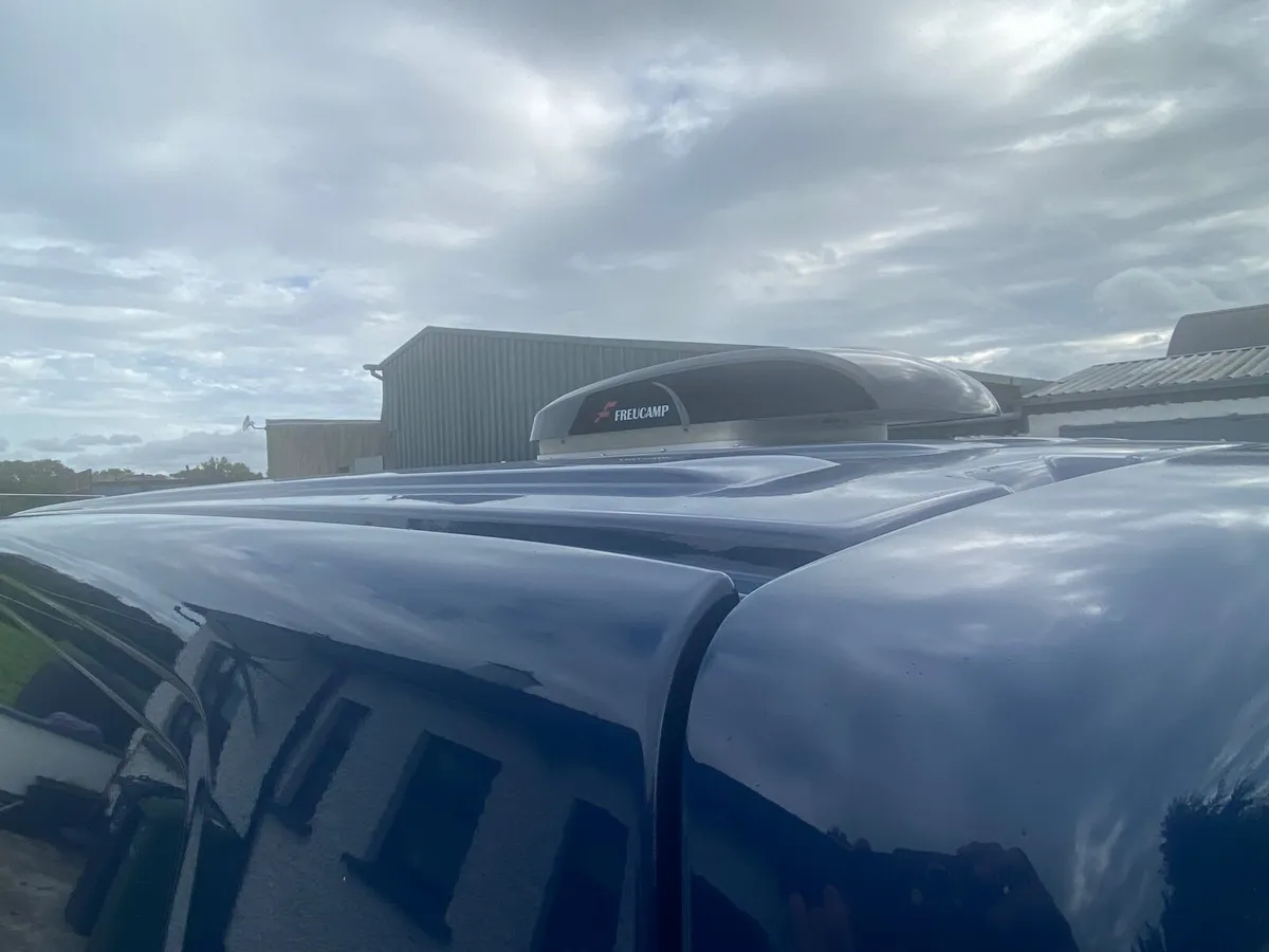 Volkswagen Transporter 2018 - Image 1