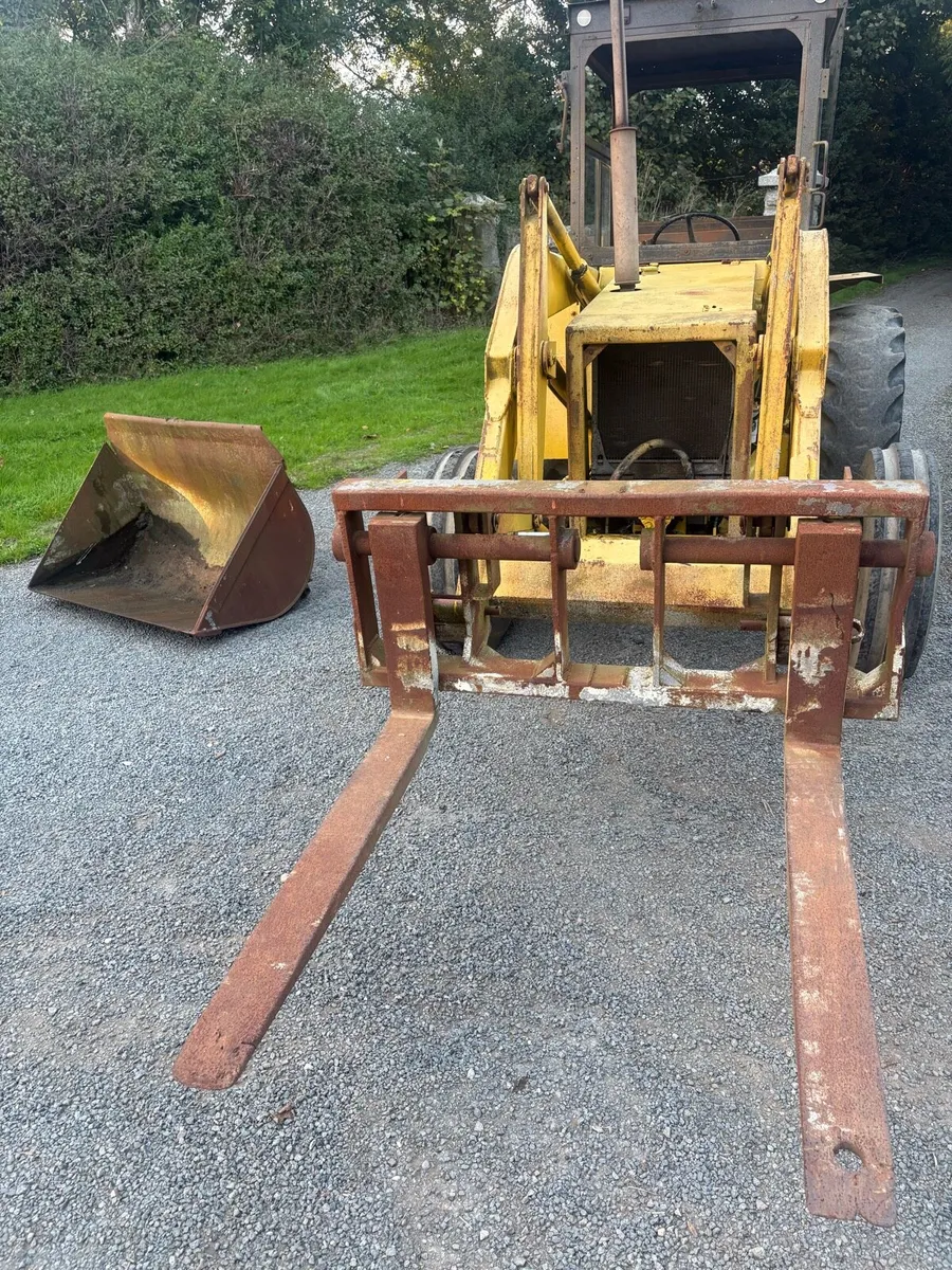 International 434 Loader - Image 3