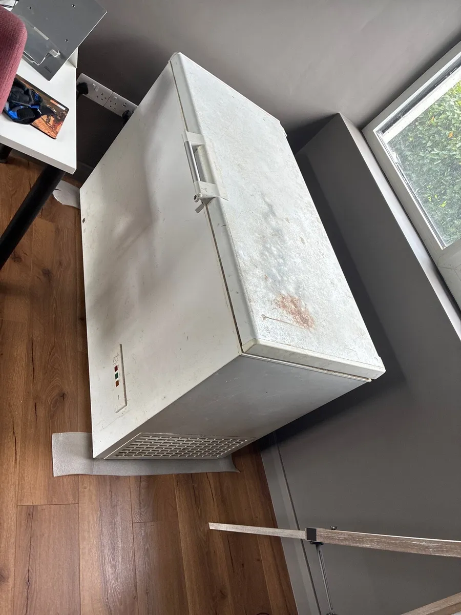 Chest freezer