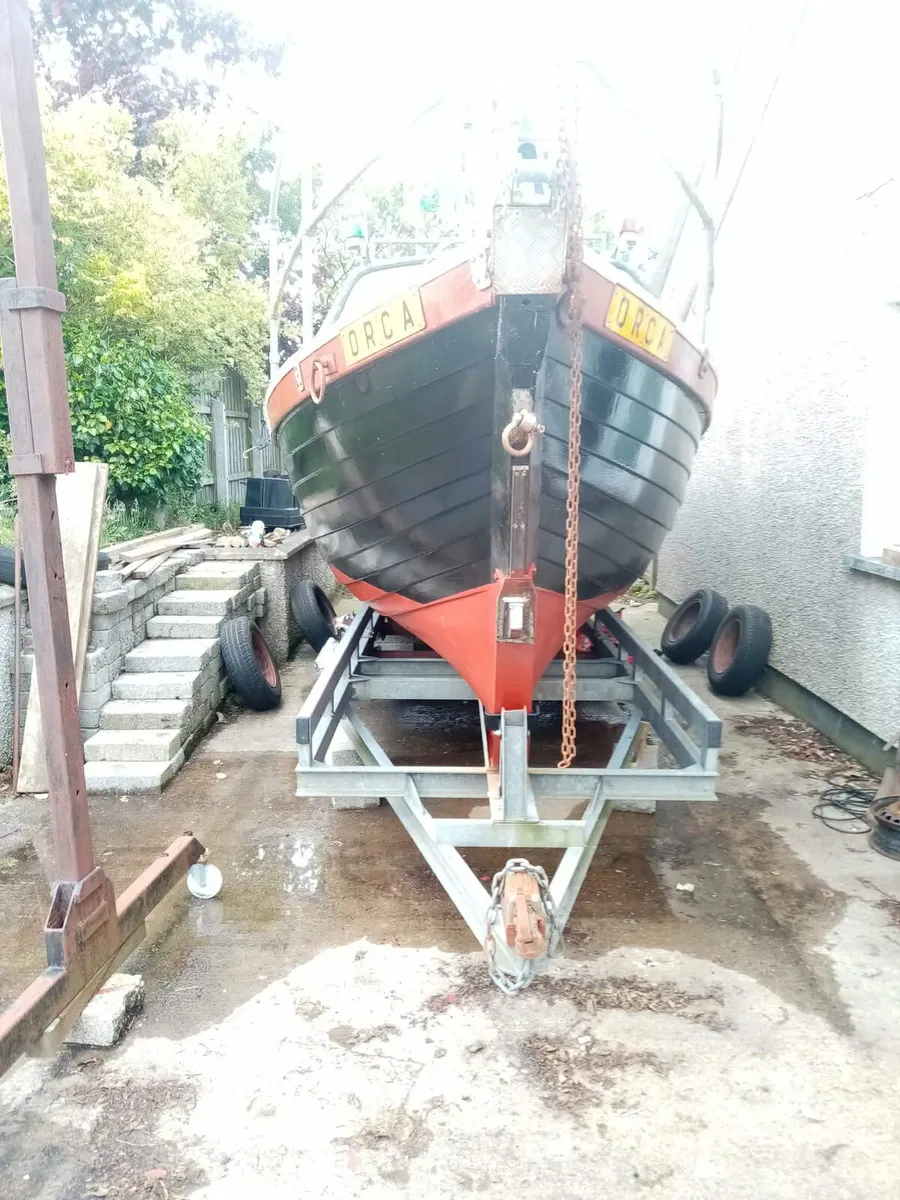 Fishing boat - Image 1
