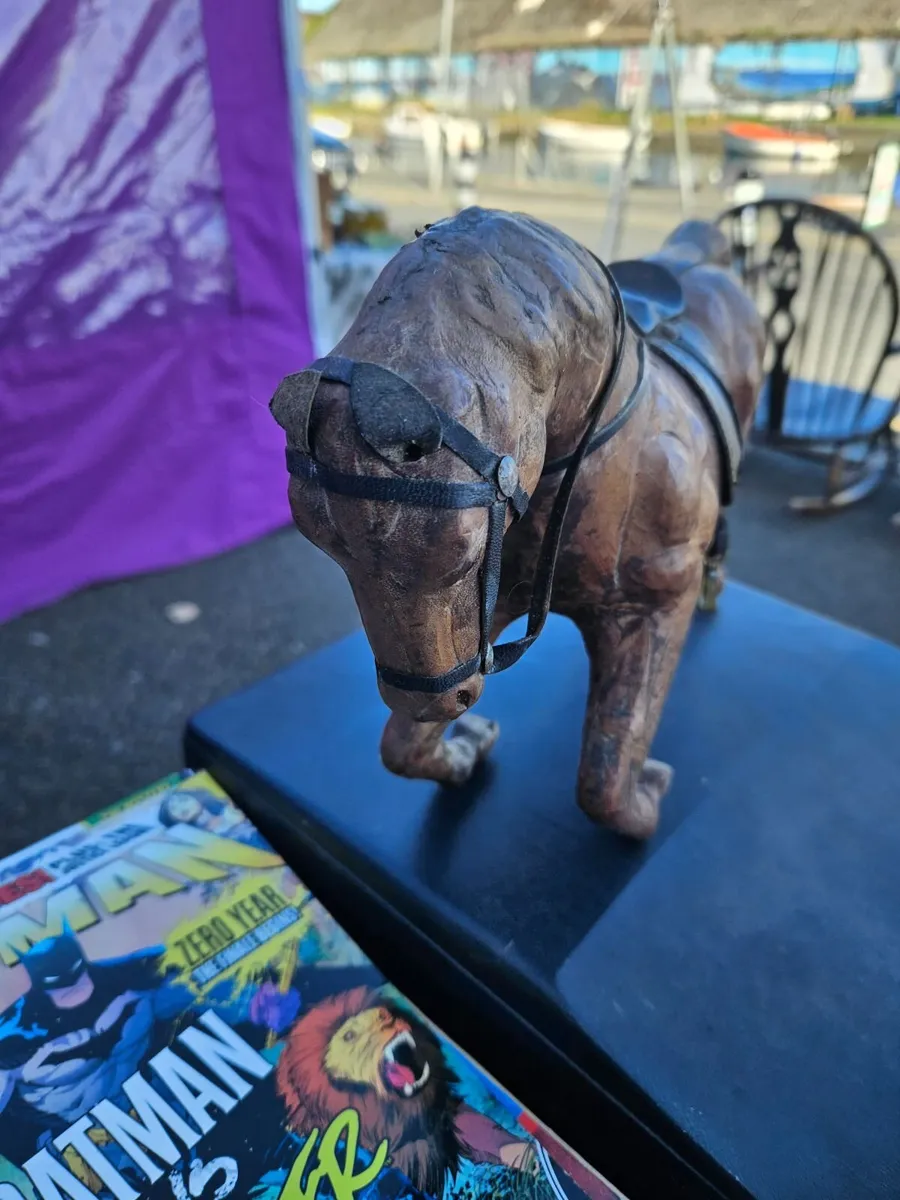Vintage Papermachè Horse - Image 1