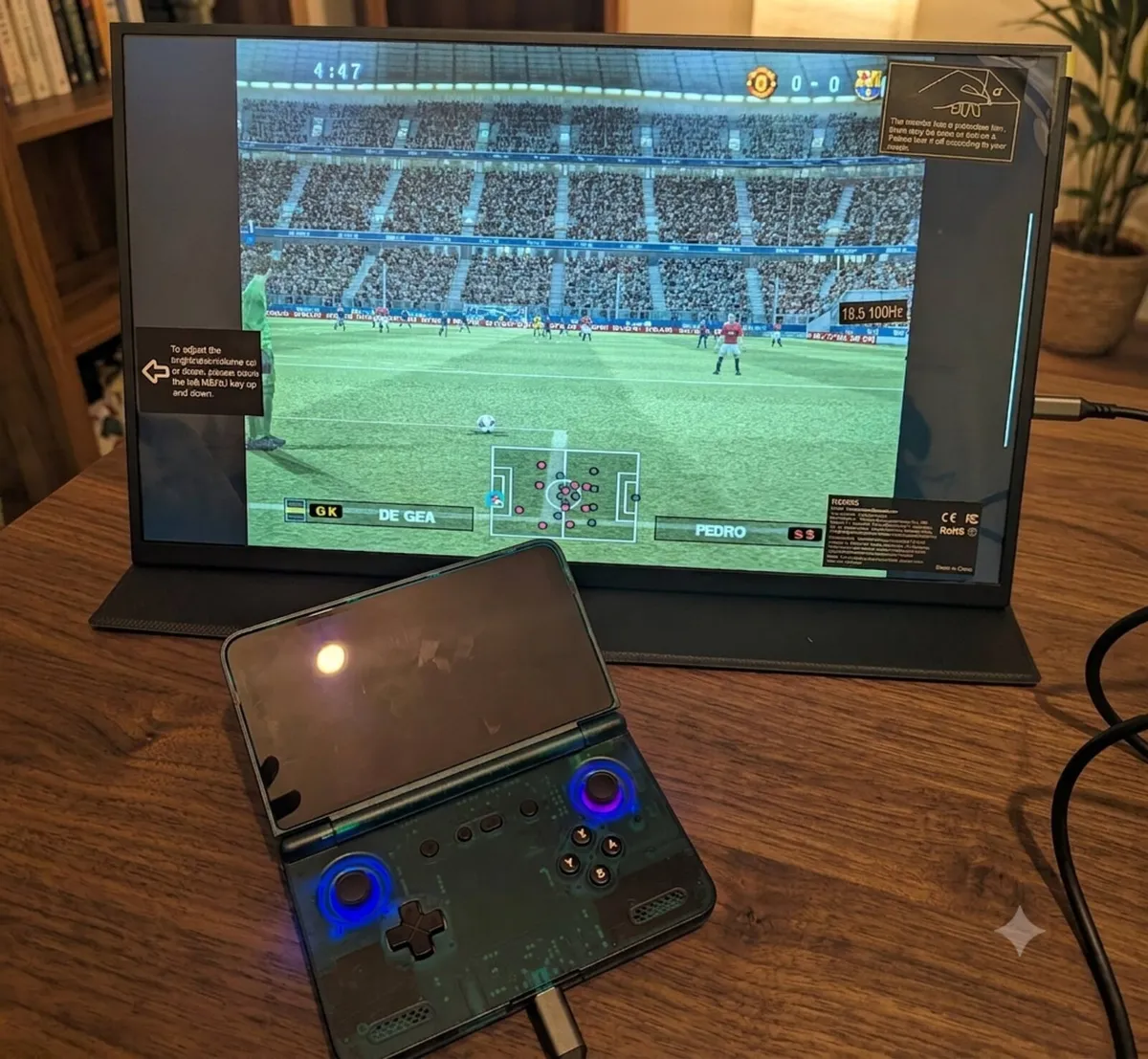 18.5 Inch Portable monitor - ultra thin - magnetic - Image 1