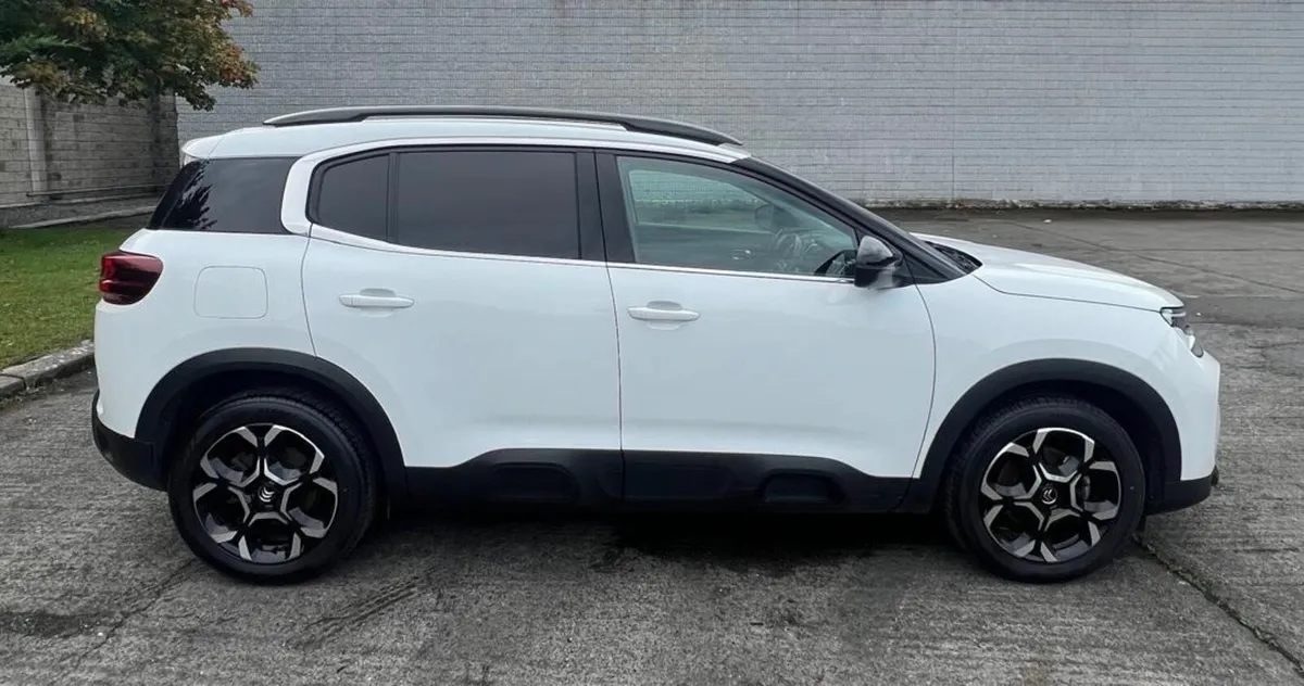 2023 Citroen C5 Aircross Commercial - Image 3